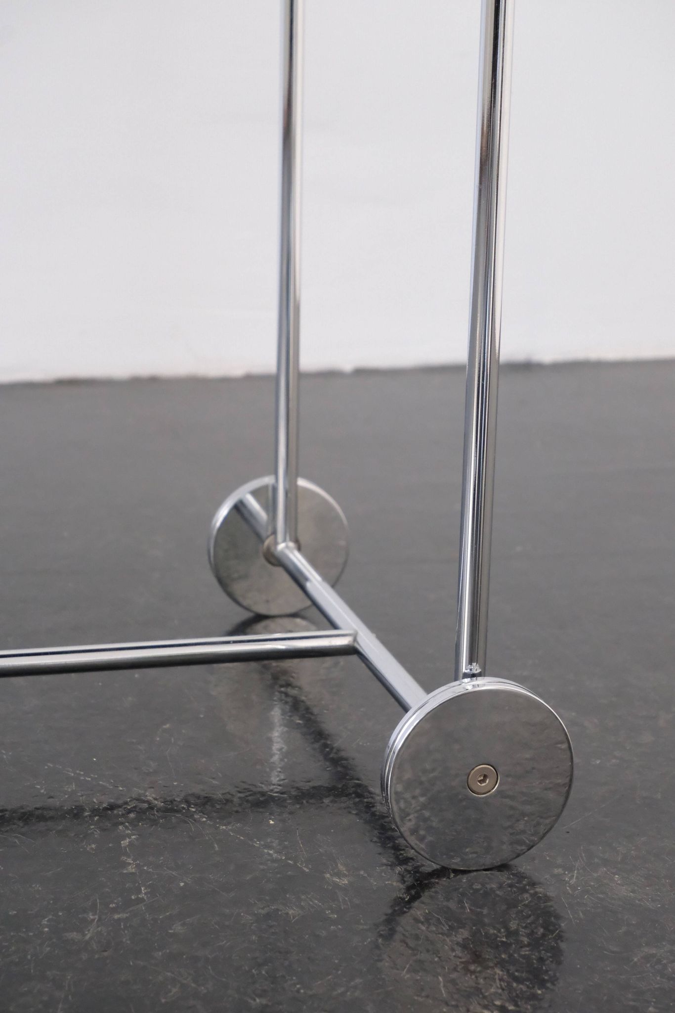 “Happy Hour” trolley by Alfredo Häberli / BD Barcelona
