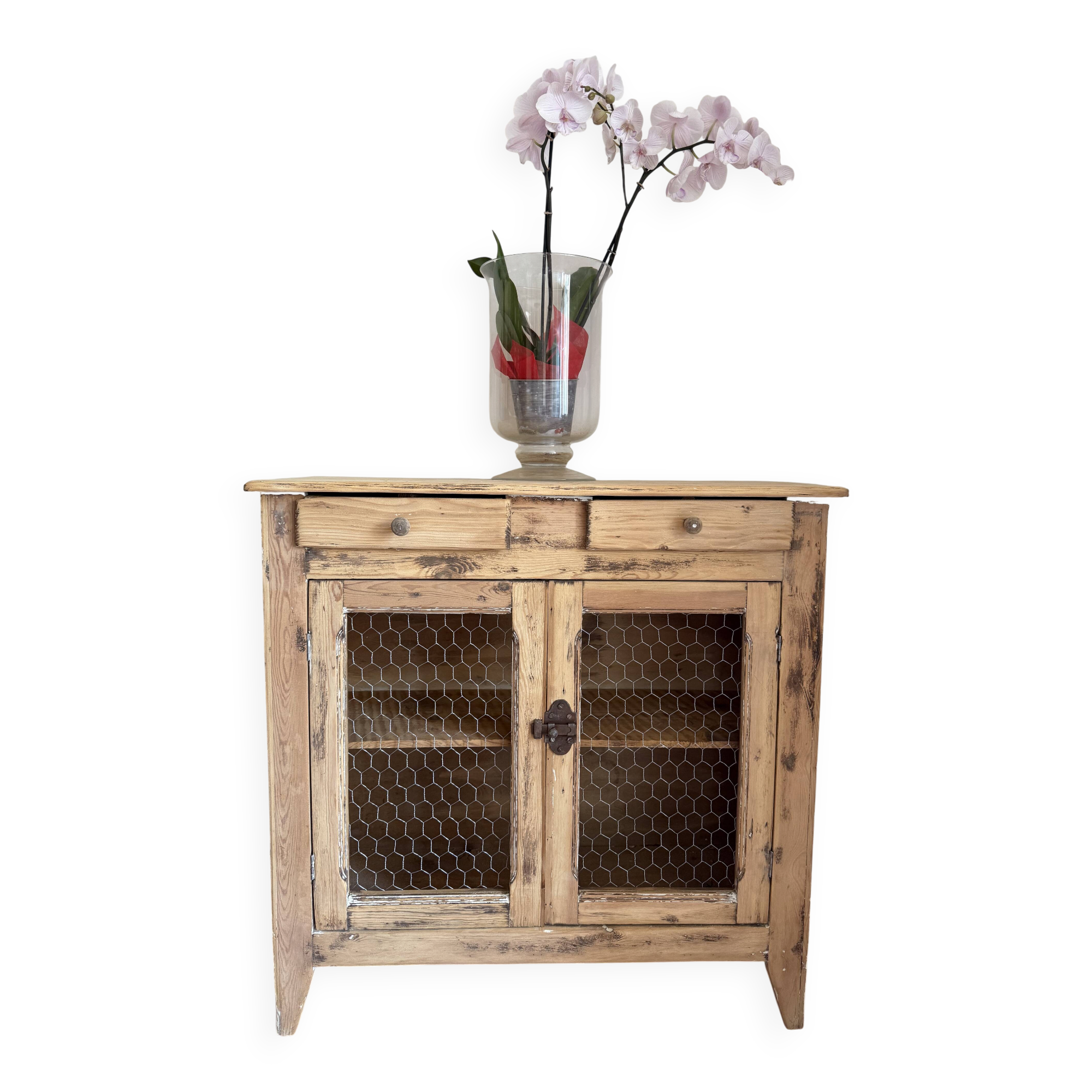 Beautiful Parisian buffet, sanded and gridded.