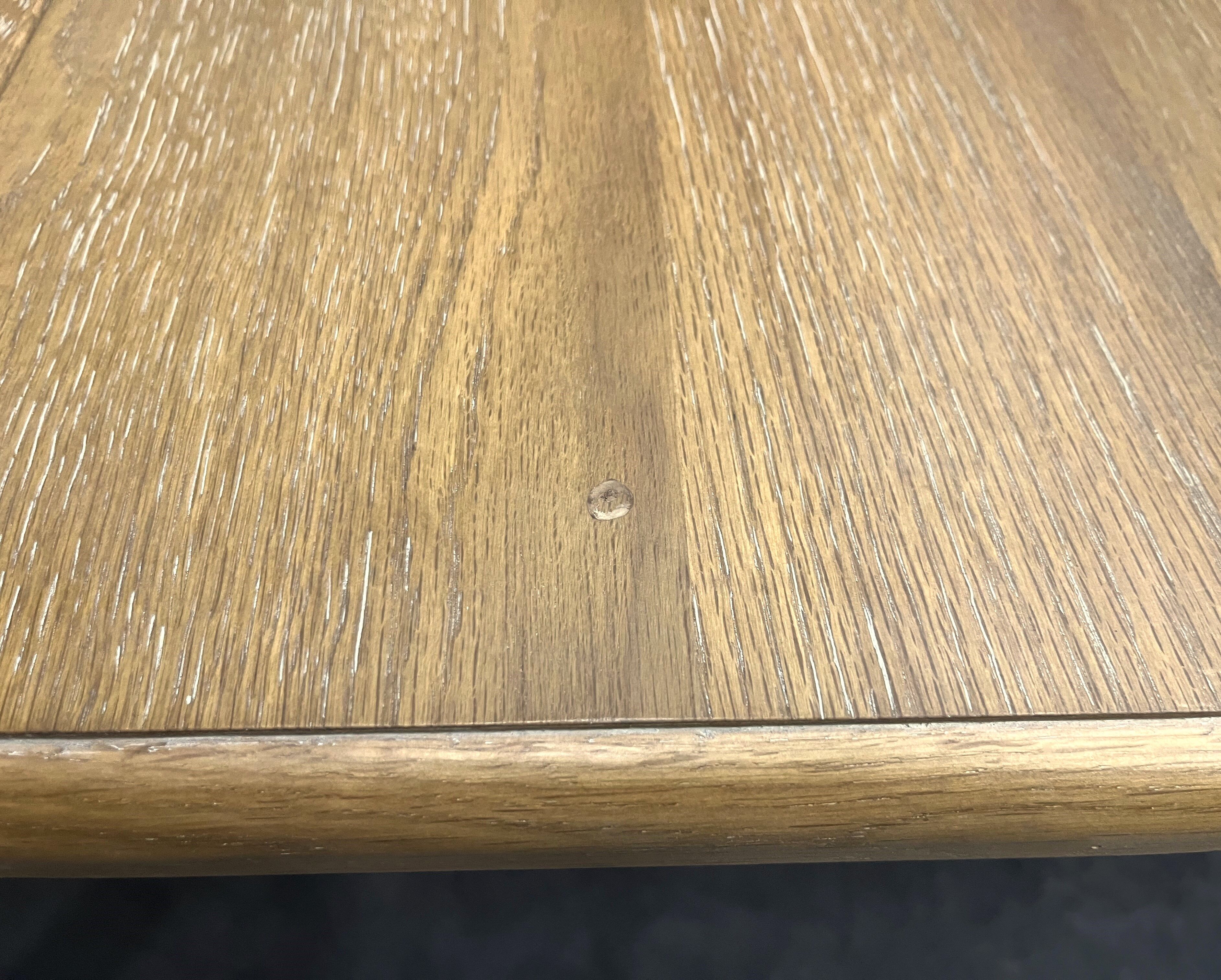 Elegant extendable oak table and black legs, 6/16 covers