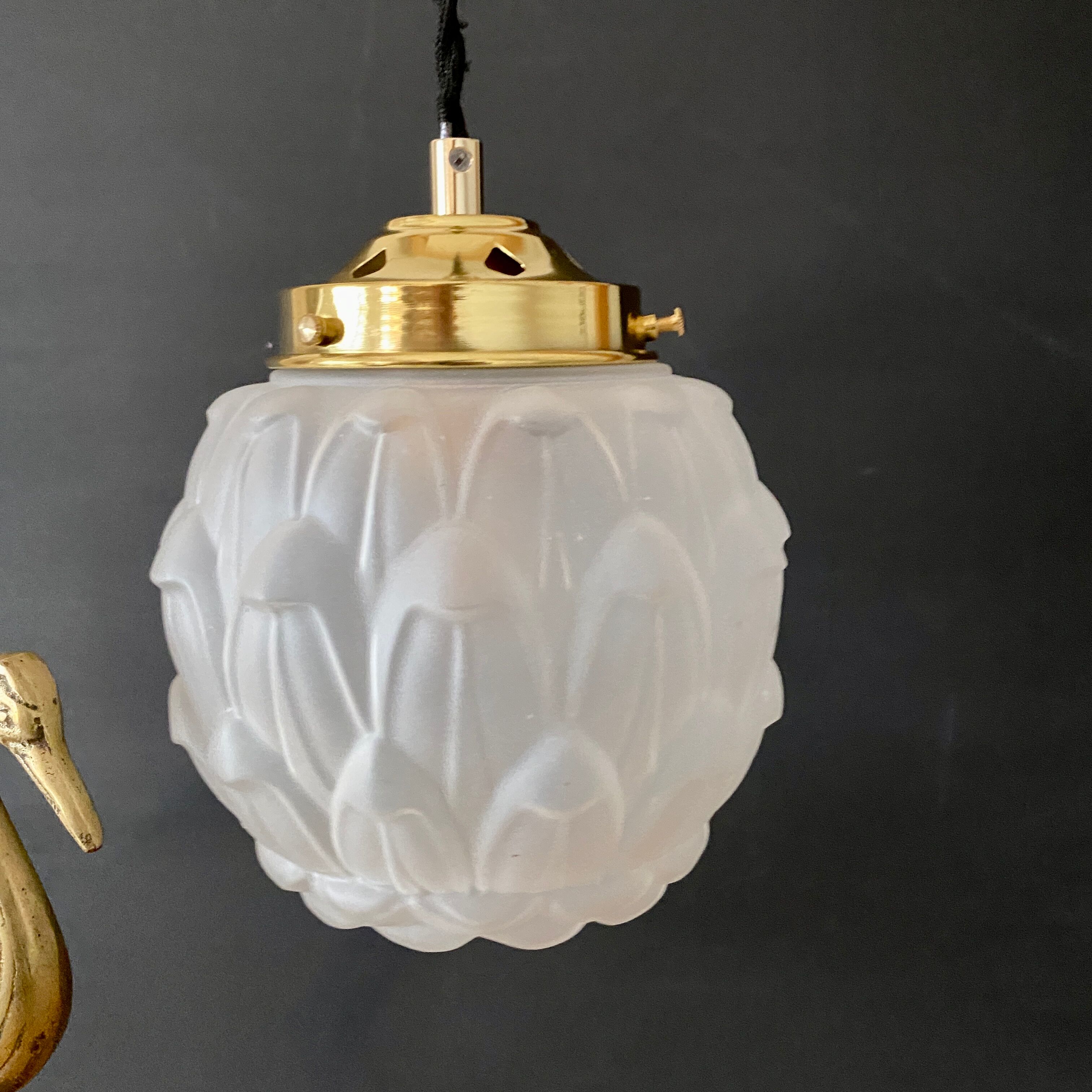 Vintage art deco globe pendant lamp in frosted glass