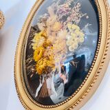 Vintage oval dried flower frame