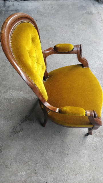 Two "victorien" style chairs