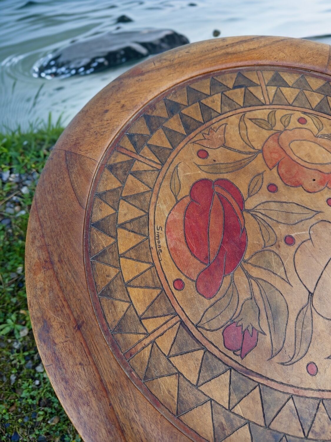 Table d’appoint artistique signée Simone – Pièce unique, années 50