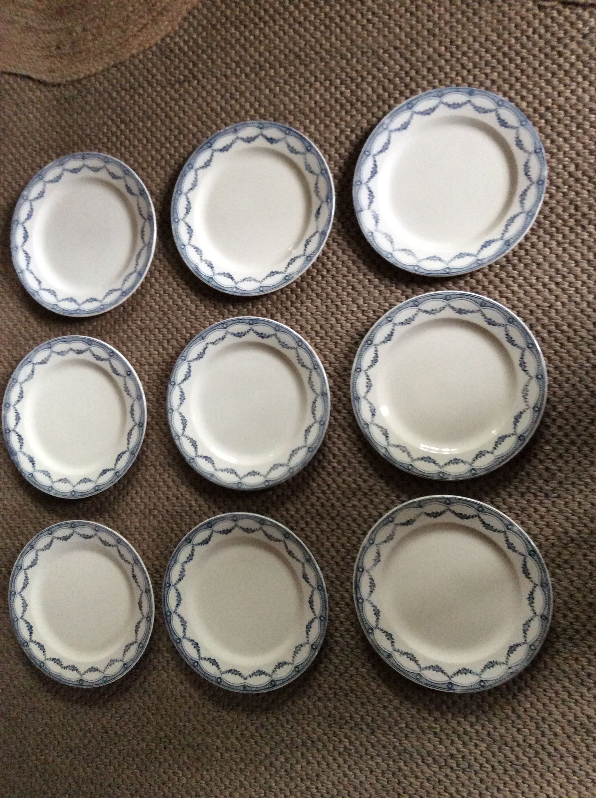 Series of 9 plates Terre de fer