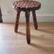 Tabouret tripode brutaliste