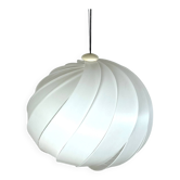 Grande lampe en acrylique blanc de forme sculpturale Alicante de Harvey Guzzini, années 1960