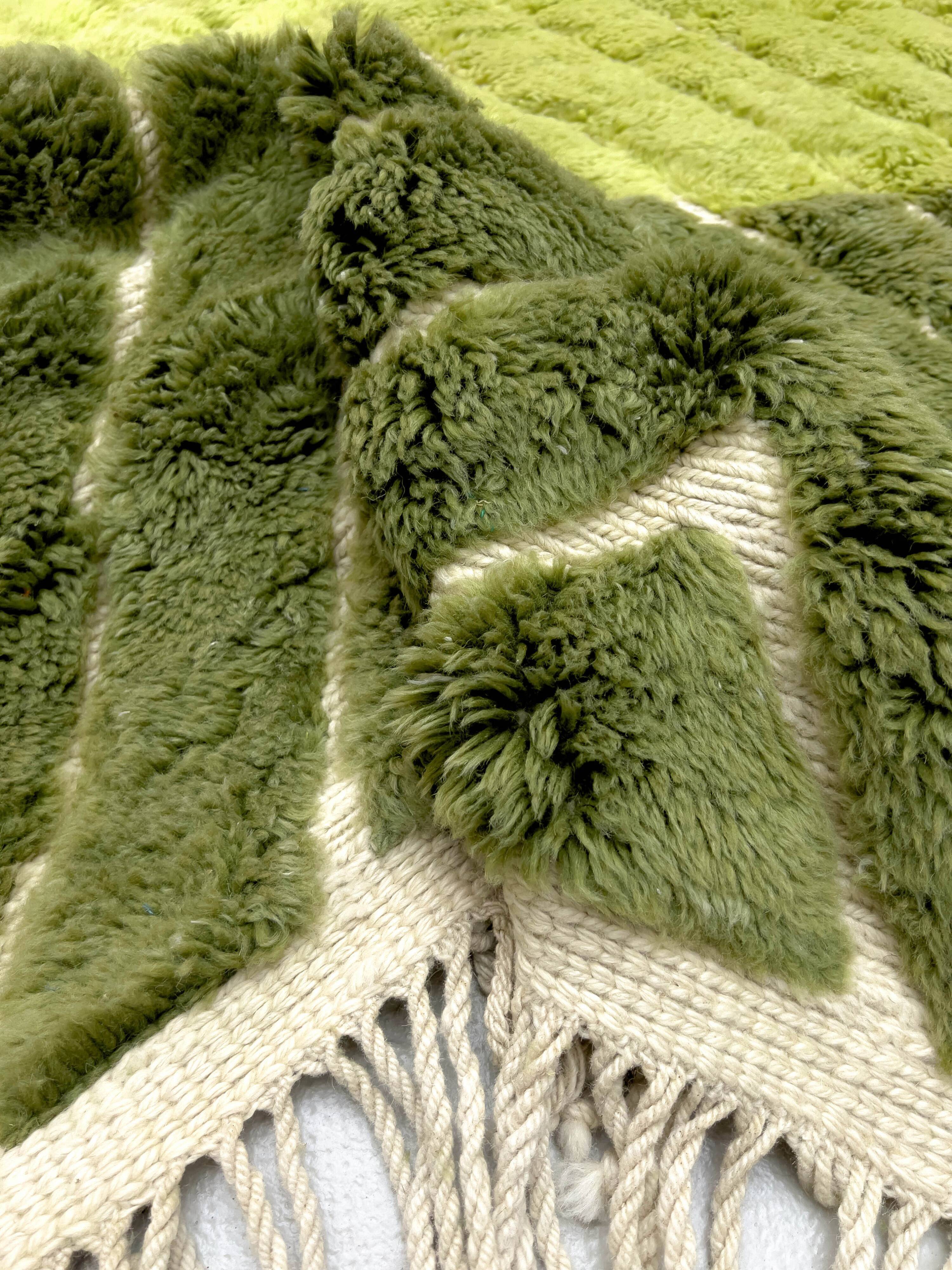 Tapis berbère marocain M'rirt bicolore vert 2,91x2,04m