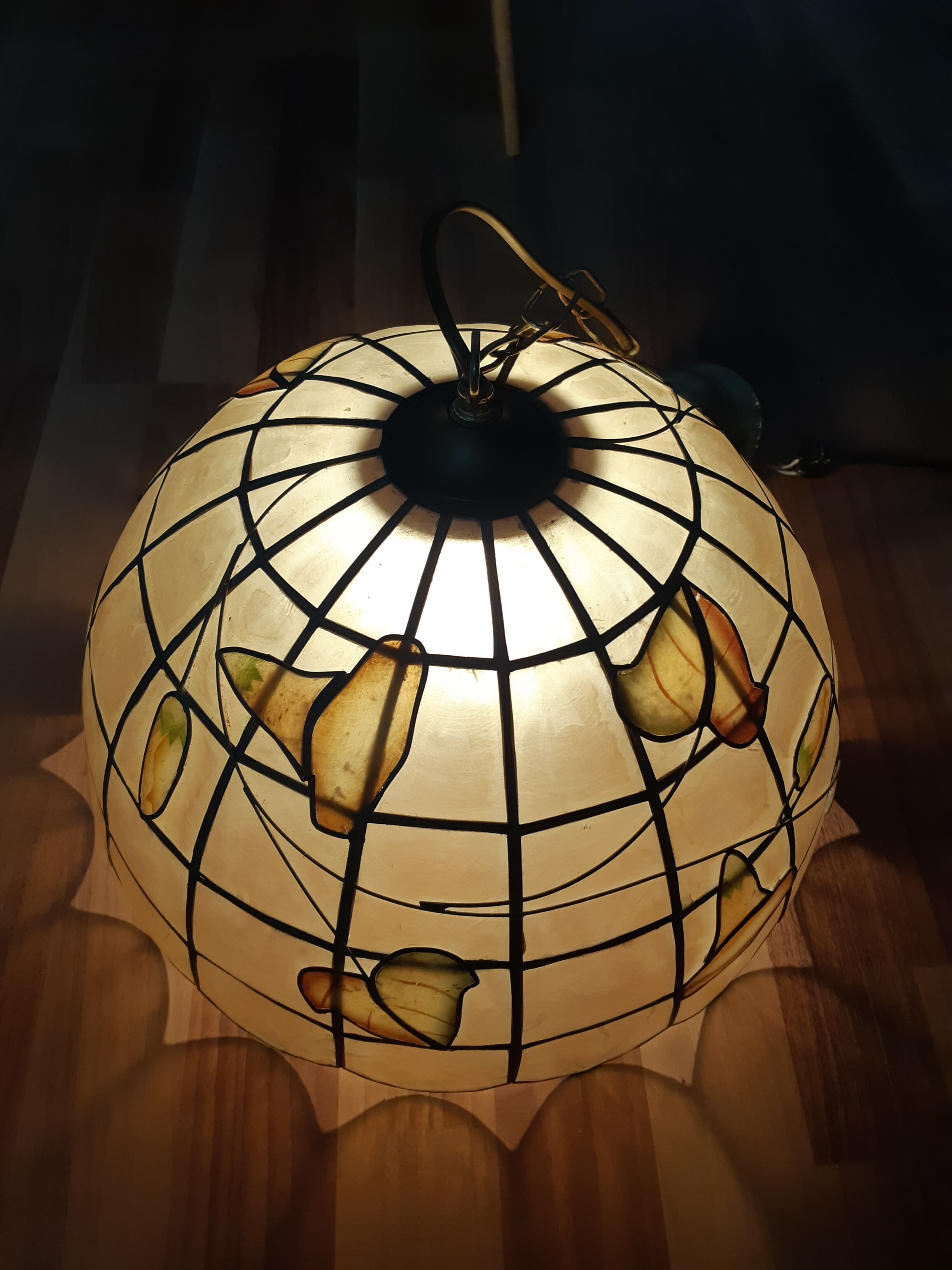 Mother-of-pearl and brass pendant lamp