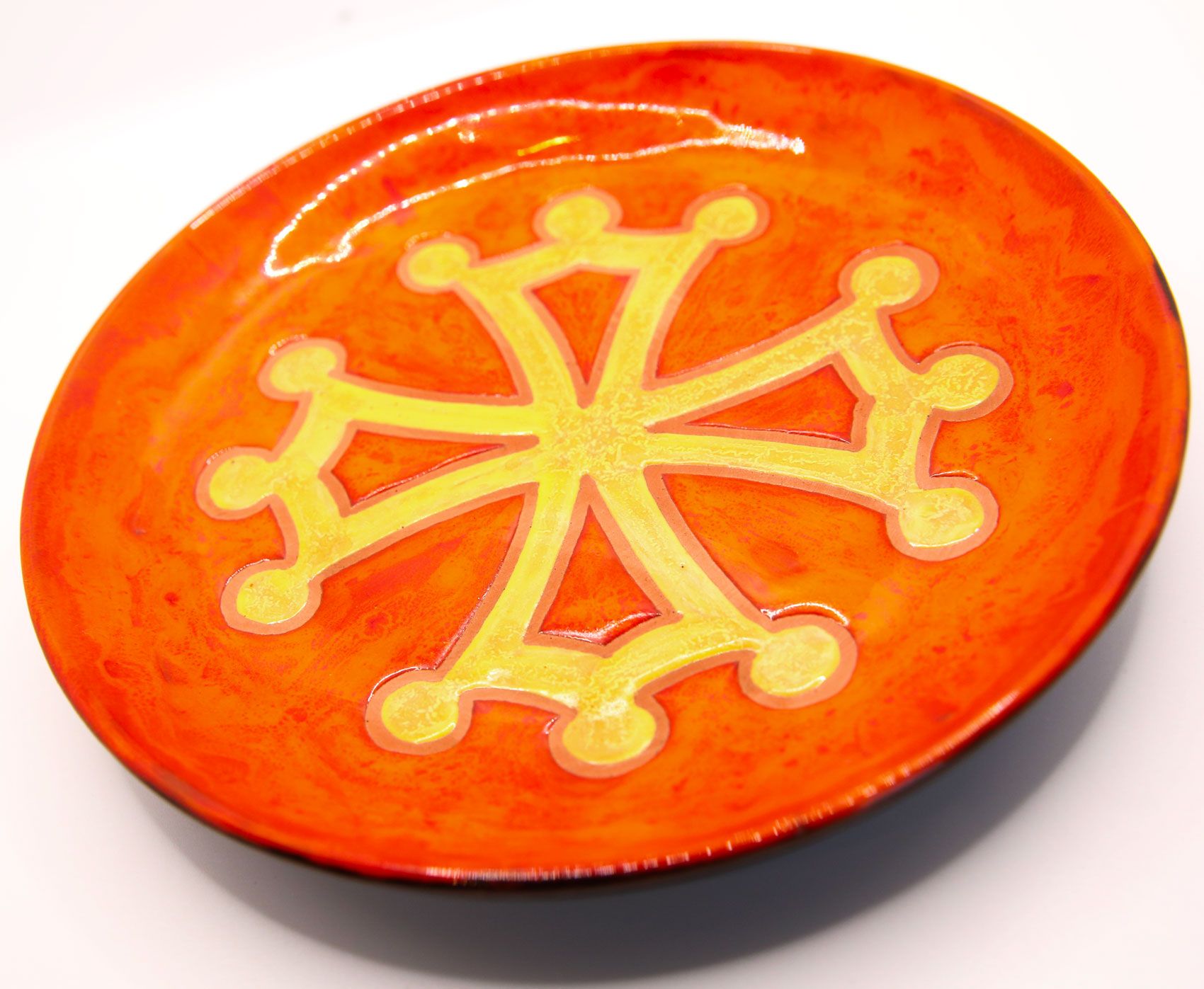 Plate in red enamelled earth at the Occitan Cross by Paul Azema, Vallauris