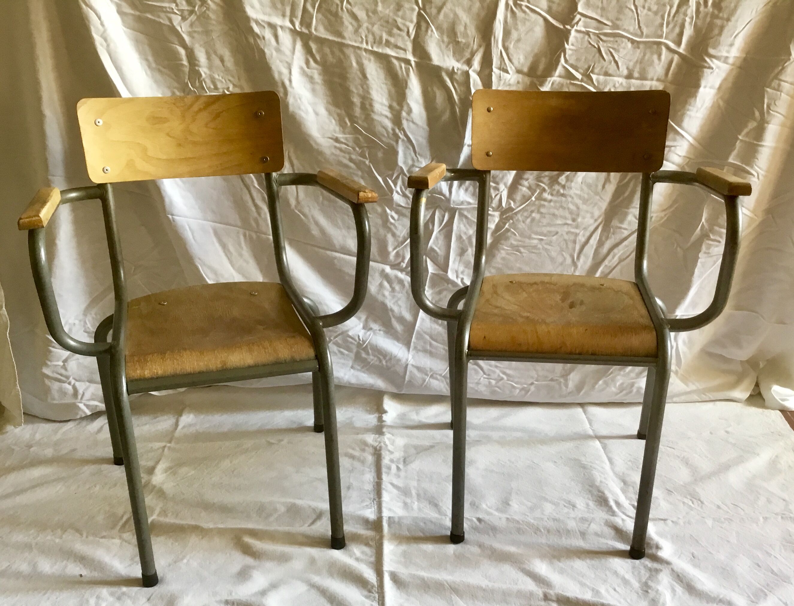2 chairs of school teacher