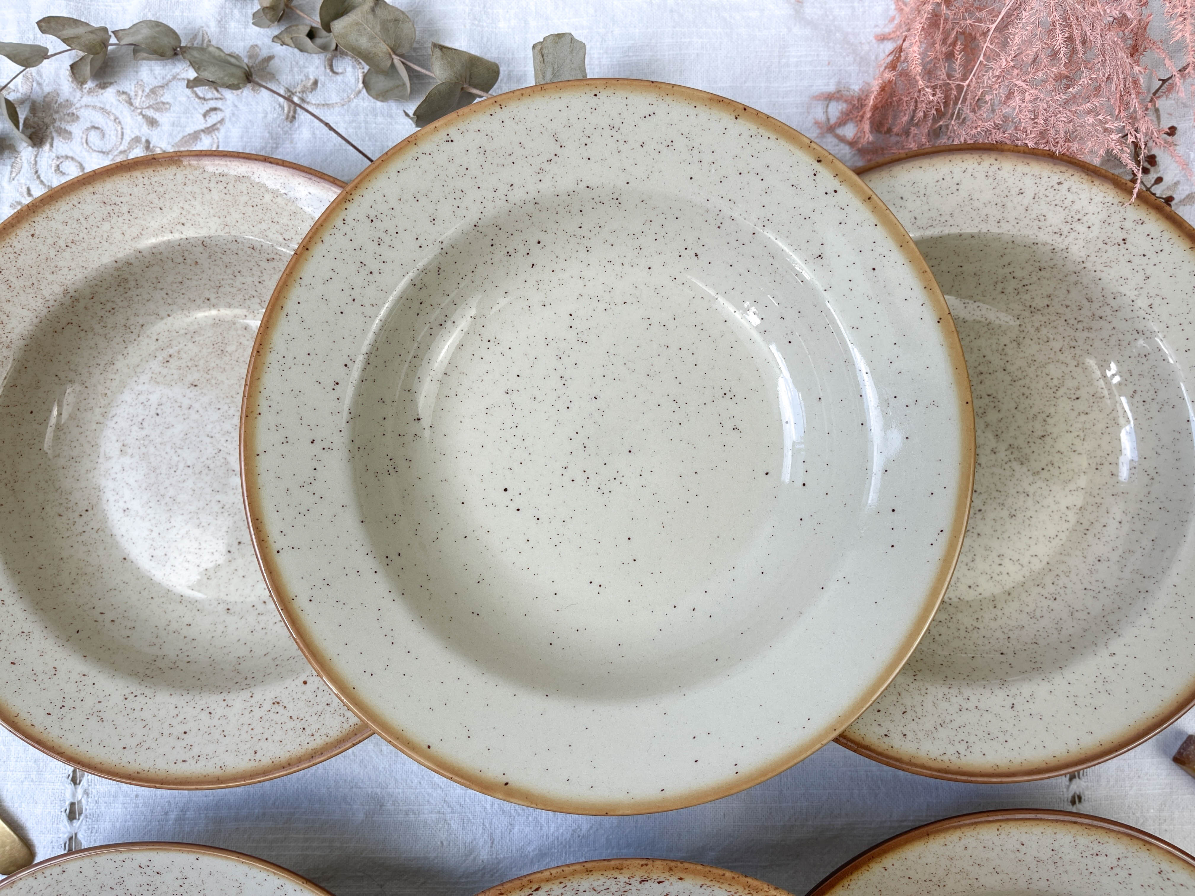 6 Tulowice stoneware soup plates