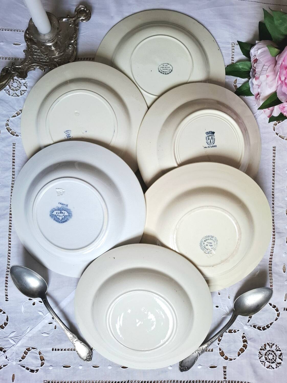 Antique deep plates in ironstone with a soup tureen.