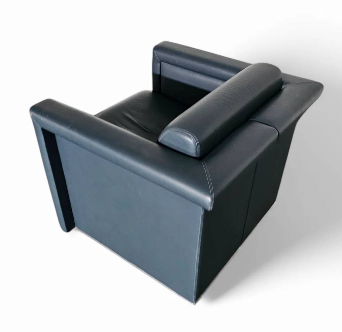 Pair / Trix and Robert Haussmann / Dark grey leather chairs by Knoll