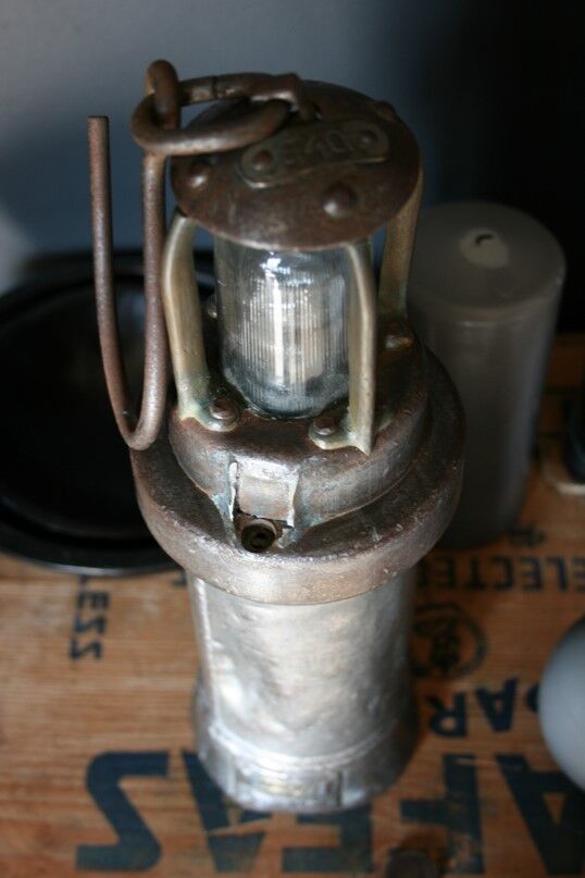 Lampe de mineur en métal