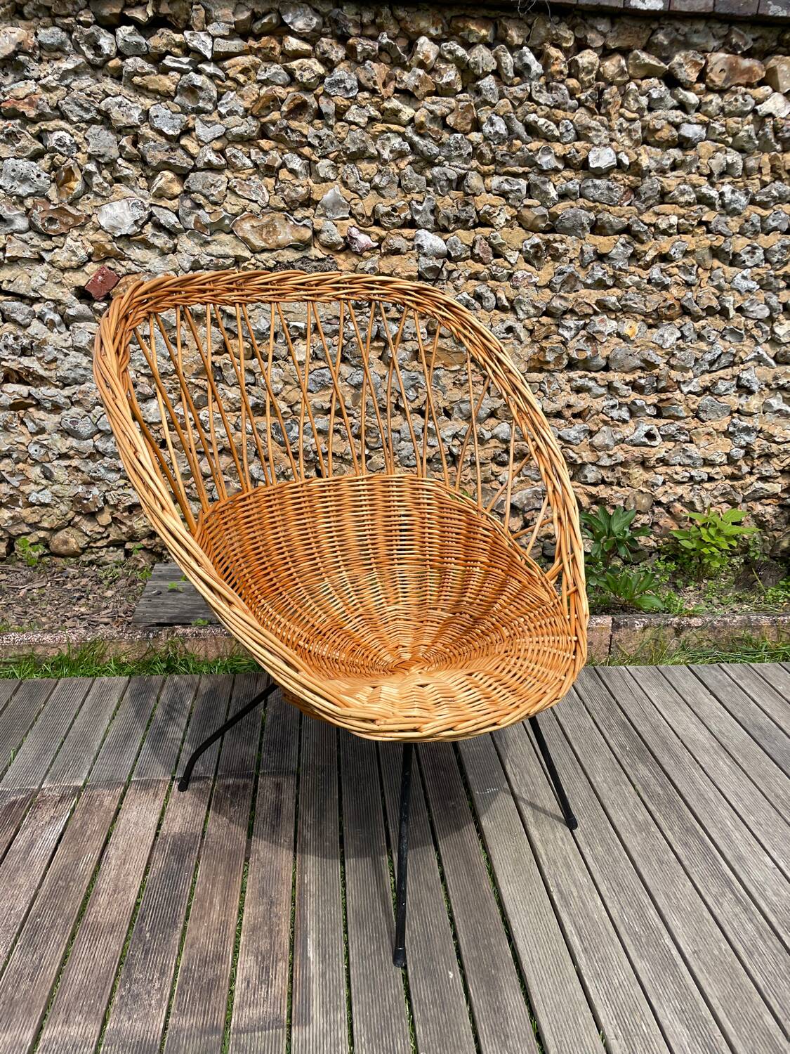 Vintage rattan armchair 50-60 black metal legs