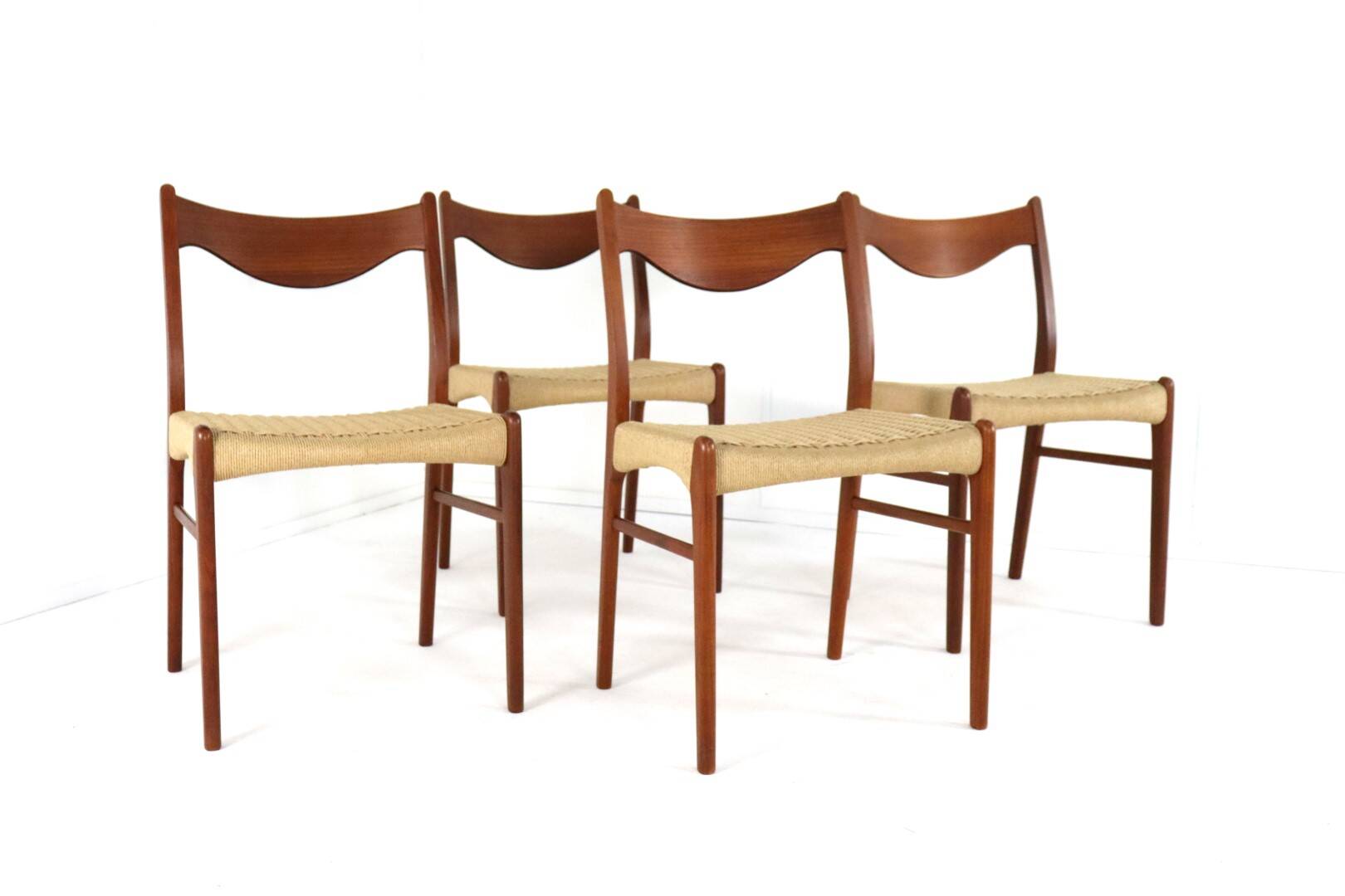 Set of 4 Arne Wahl Iversen for Glyngore papercord chairs 'Naerem'