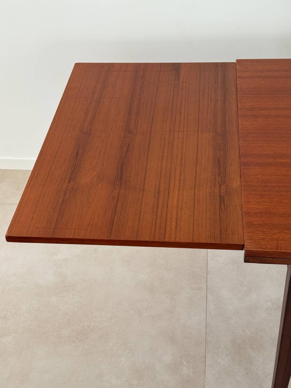 Table à manger vintage teck scandinave