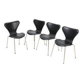 4x chaises en cuir noir Arne Jacobsen Fritz Hansen