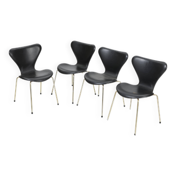 4x Arne Jacobsen black leather chairs Fritz Hansen