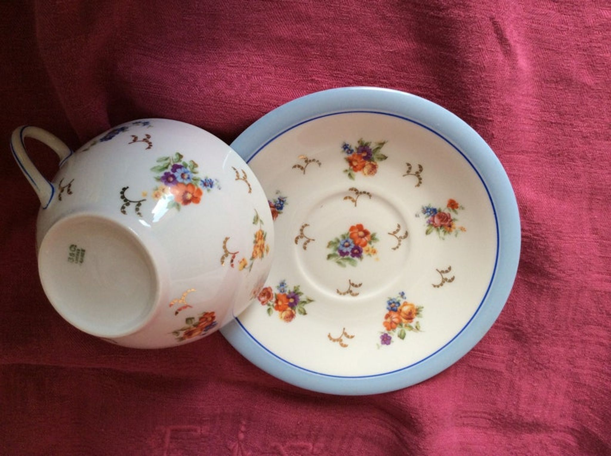 Tasse et sous-tasse pour petit déjeuner années 1960