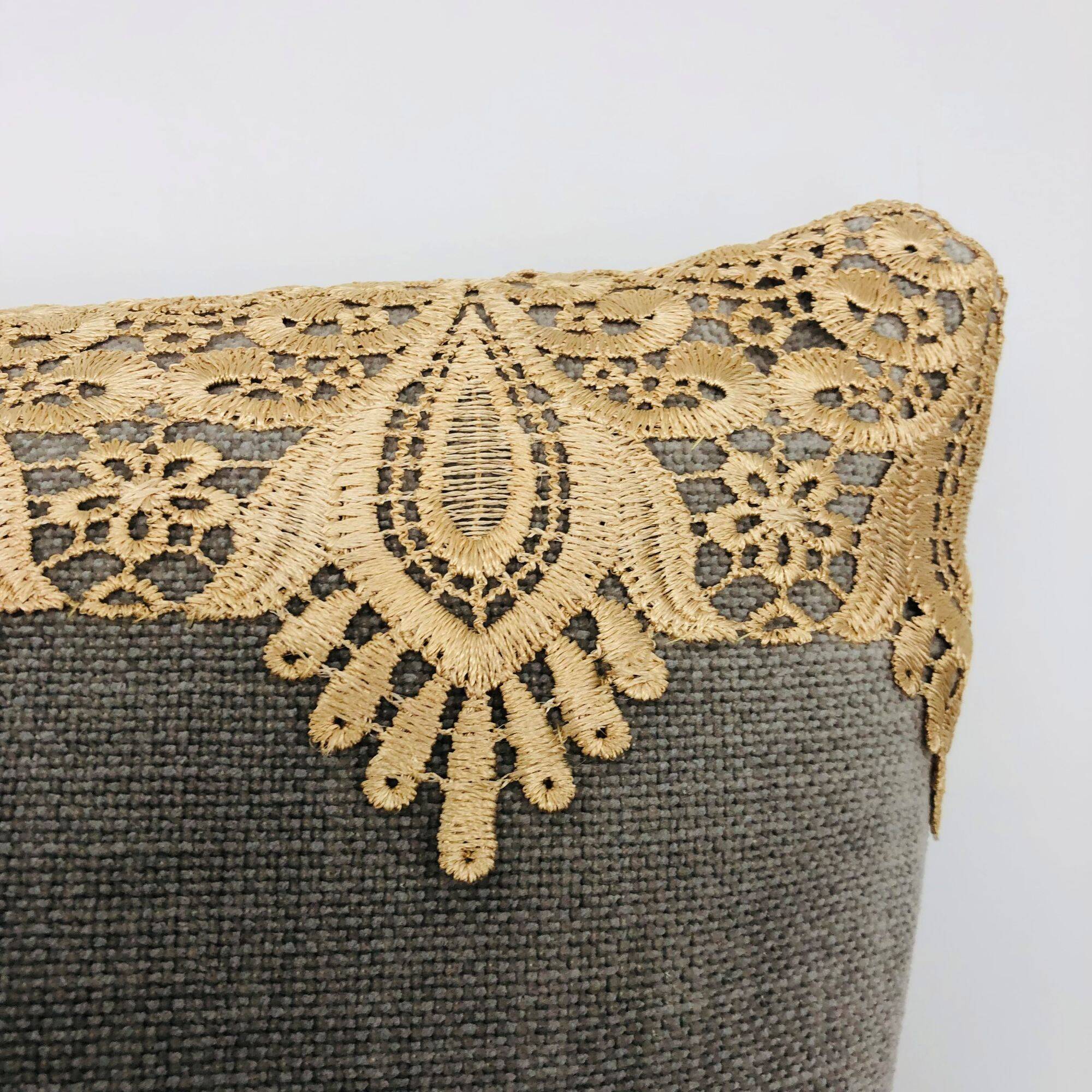 Rectangular cushion, cover and insert. Grey, Champagne. Layla model.