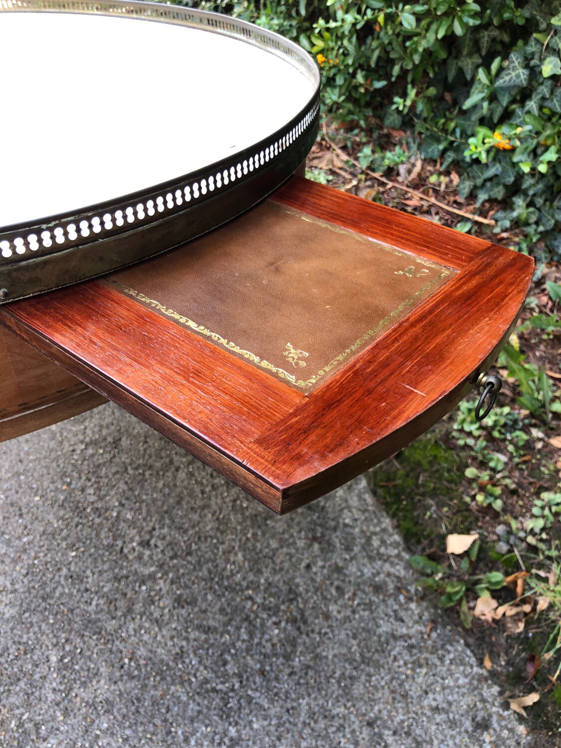 Hot water bottle table with marble