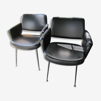 2 armchairs in 1972 black leatherette