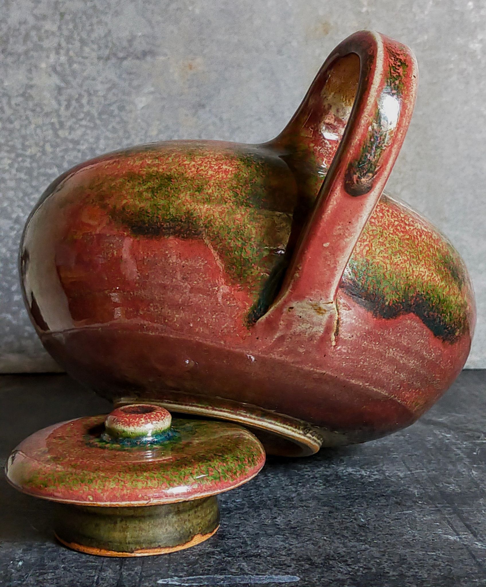 Théière de potier en grès émaillé vintage