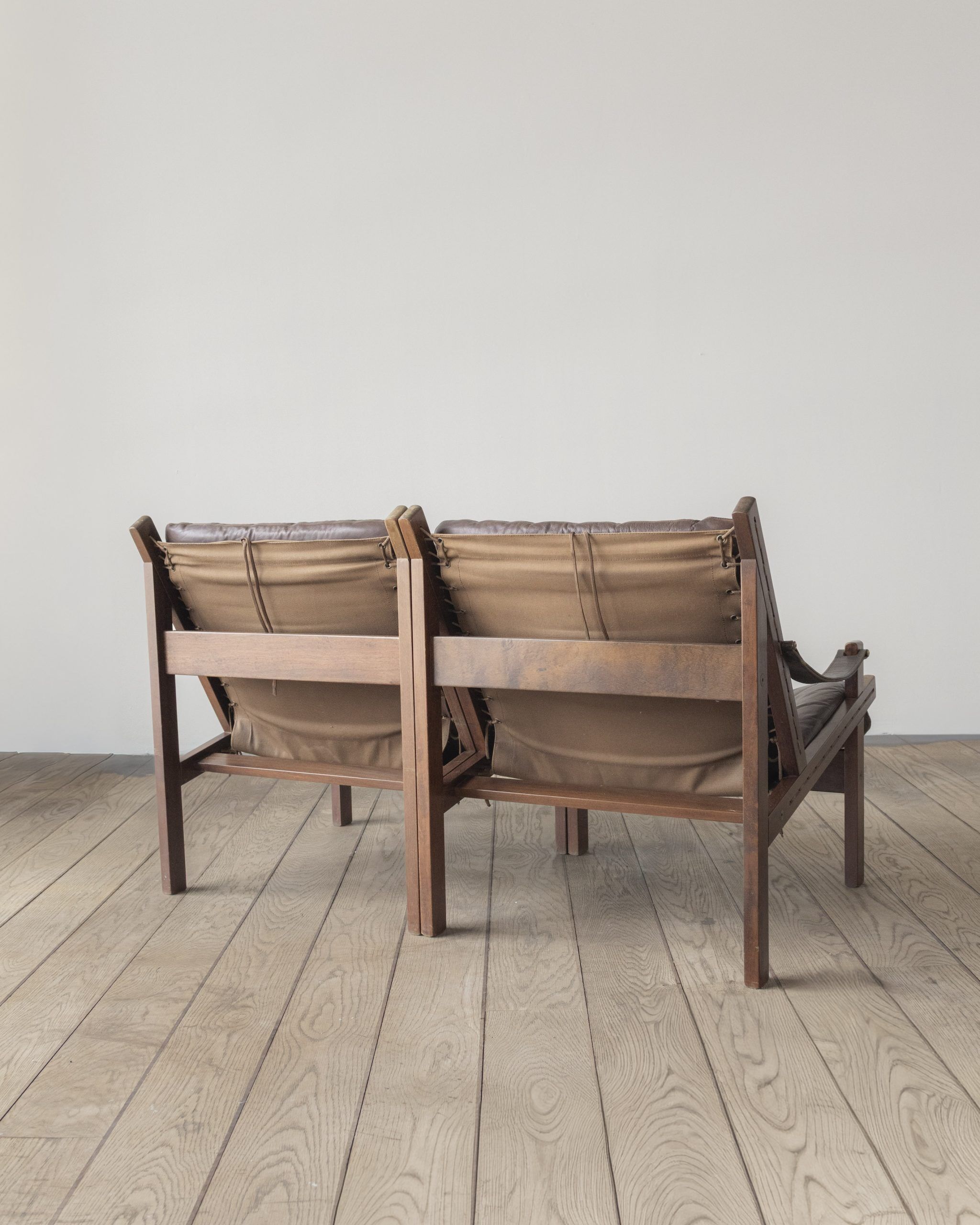 Paire de fauteuils conçus par Torbjørn Afdal en 1962