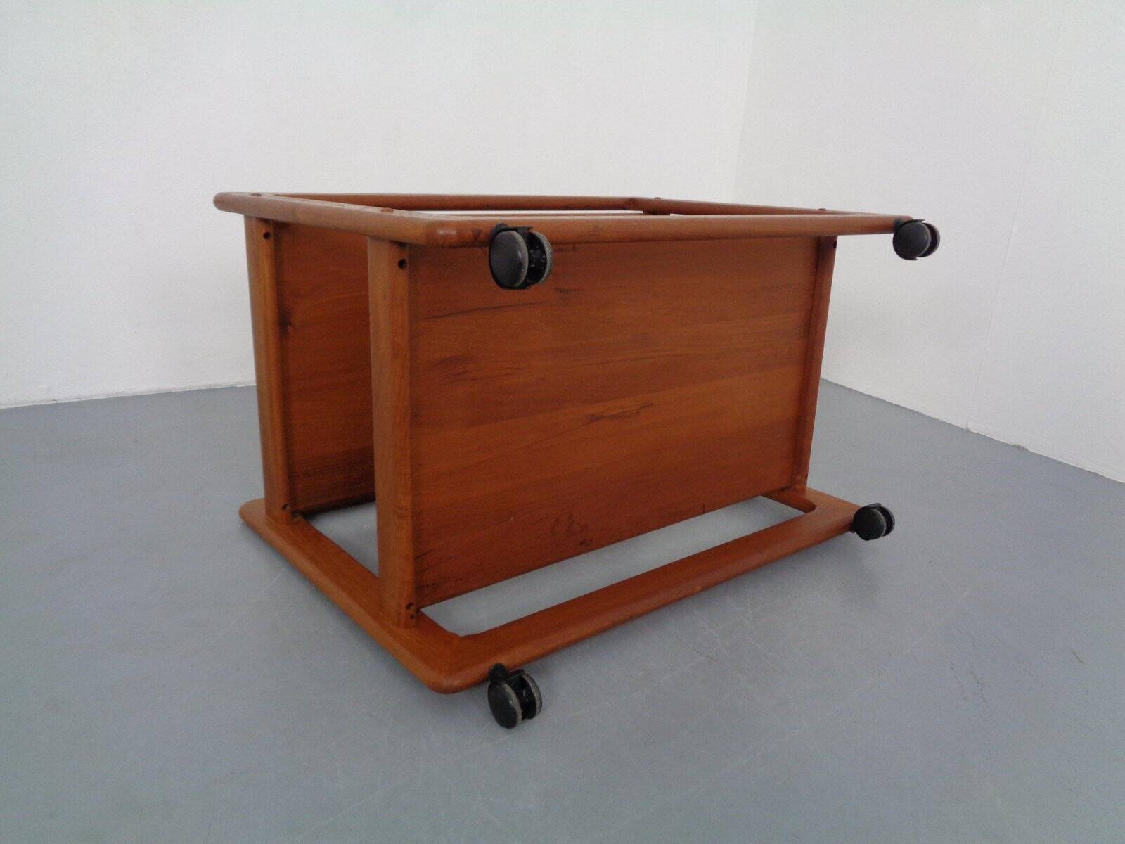 Large teak bar cart from Tarm Stole Møbelfabrik, Denmark, 1960s.