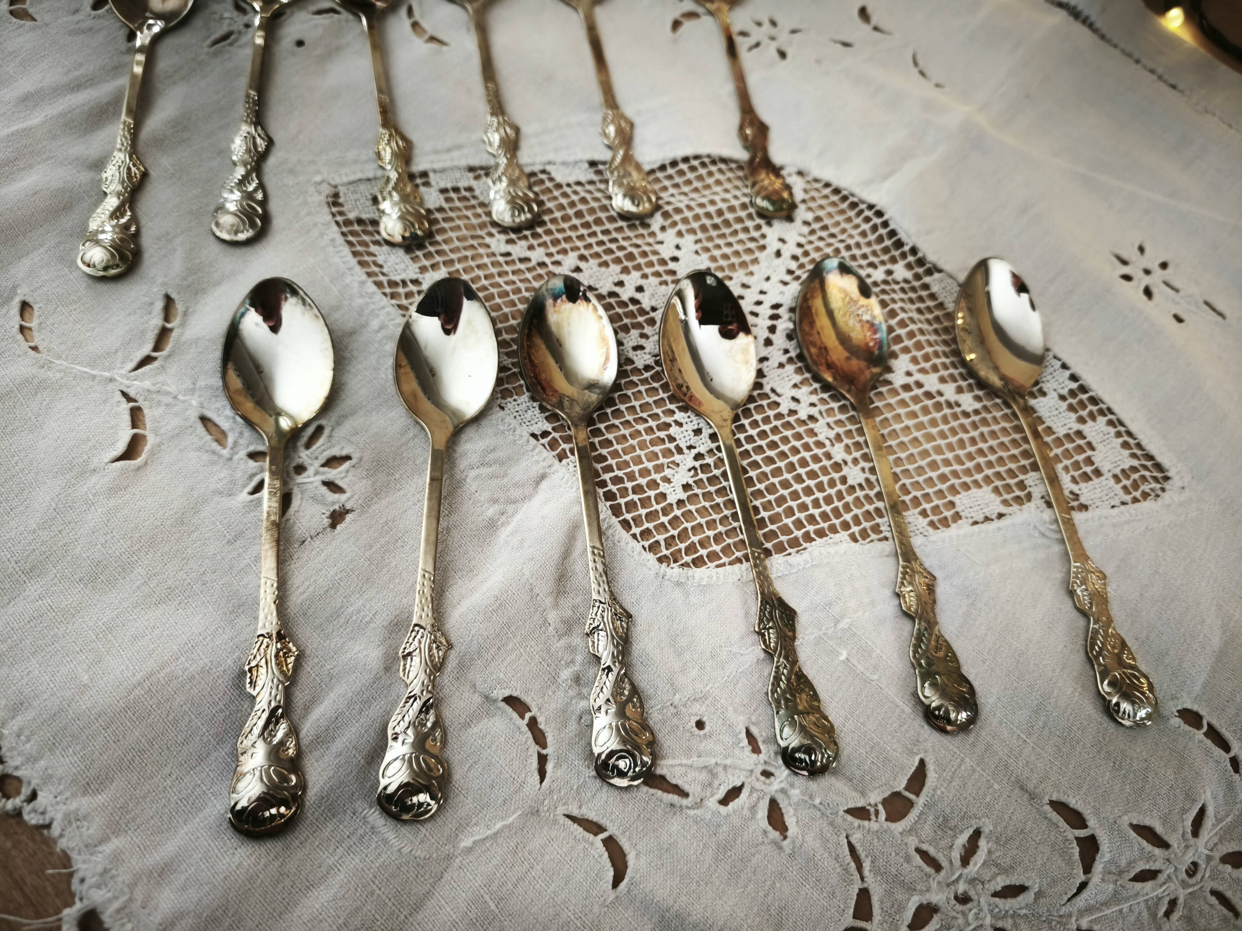 Set of 12 vintage silver-plated teaspoons