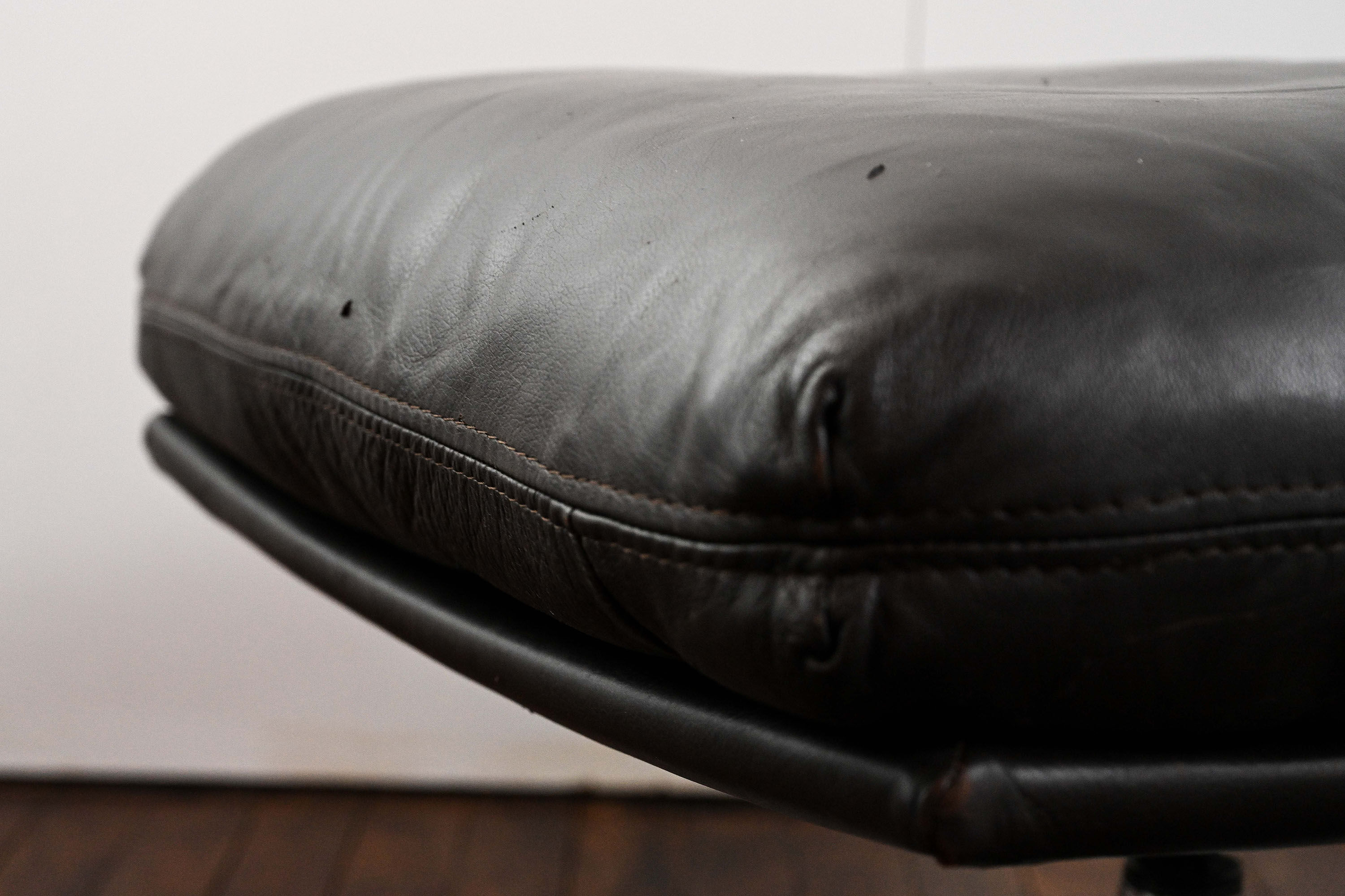 De Sede DS-31 armchair with matching foot rest