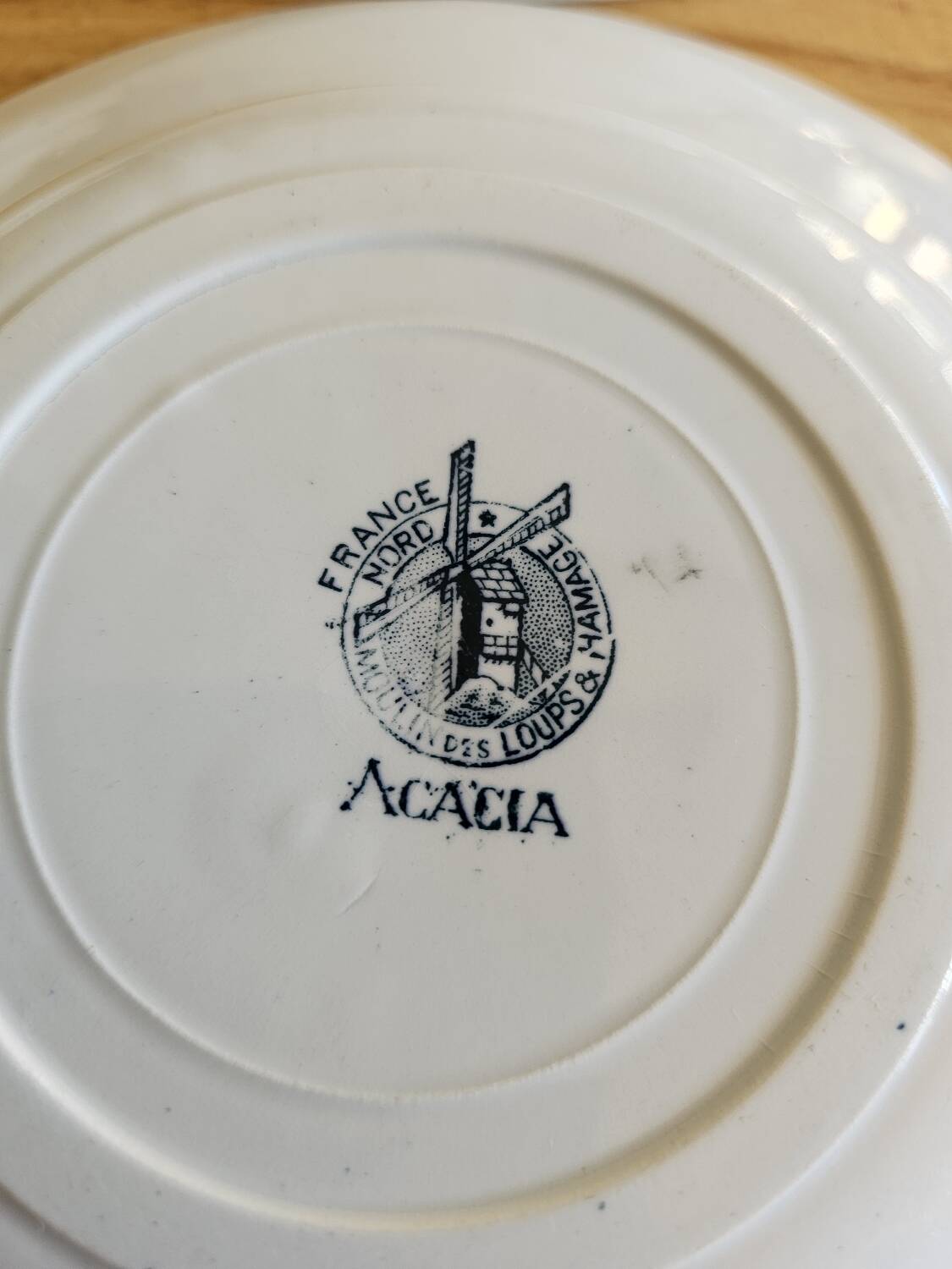 6 Moulins des Loups soup plates