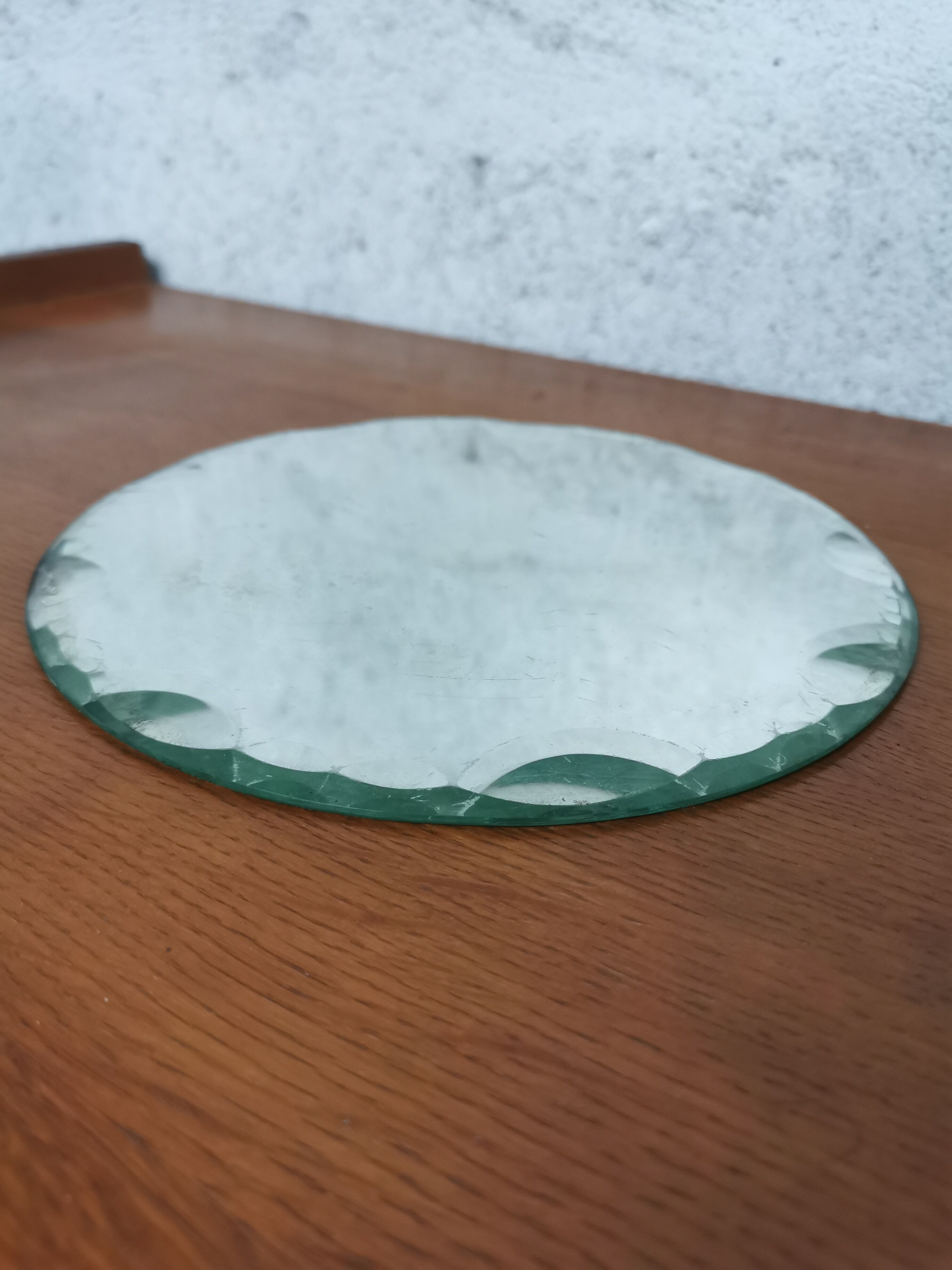 Round beveled mirror to install