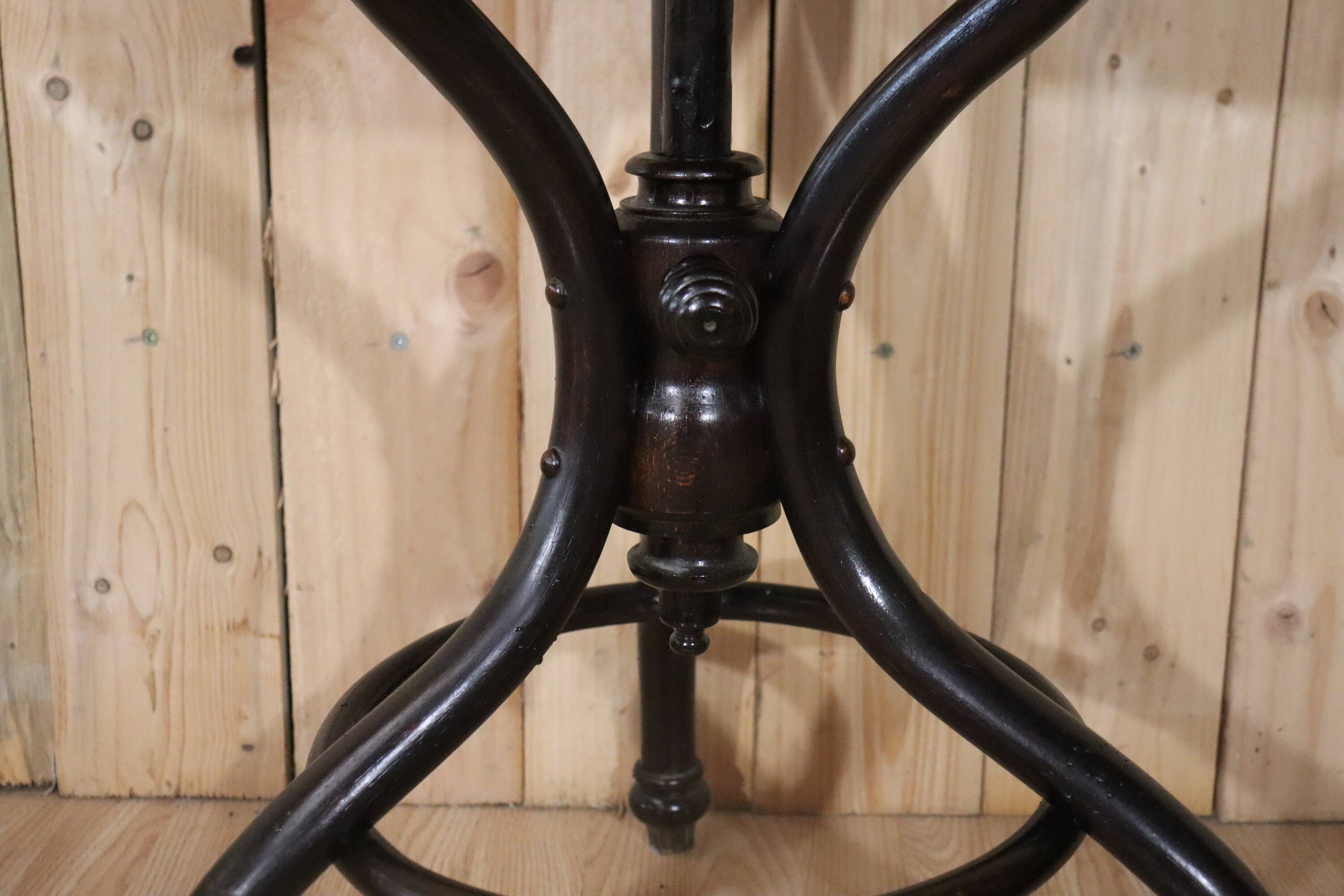 Meuble de toilette bois courbé style Thonet