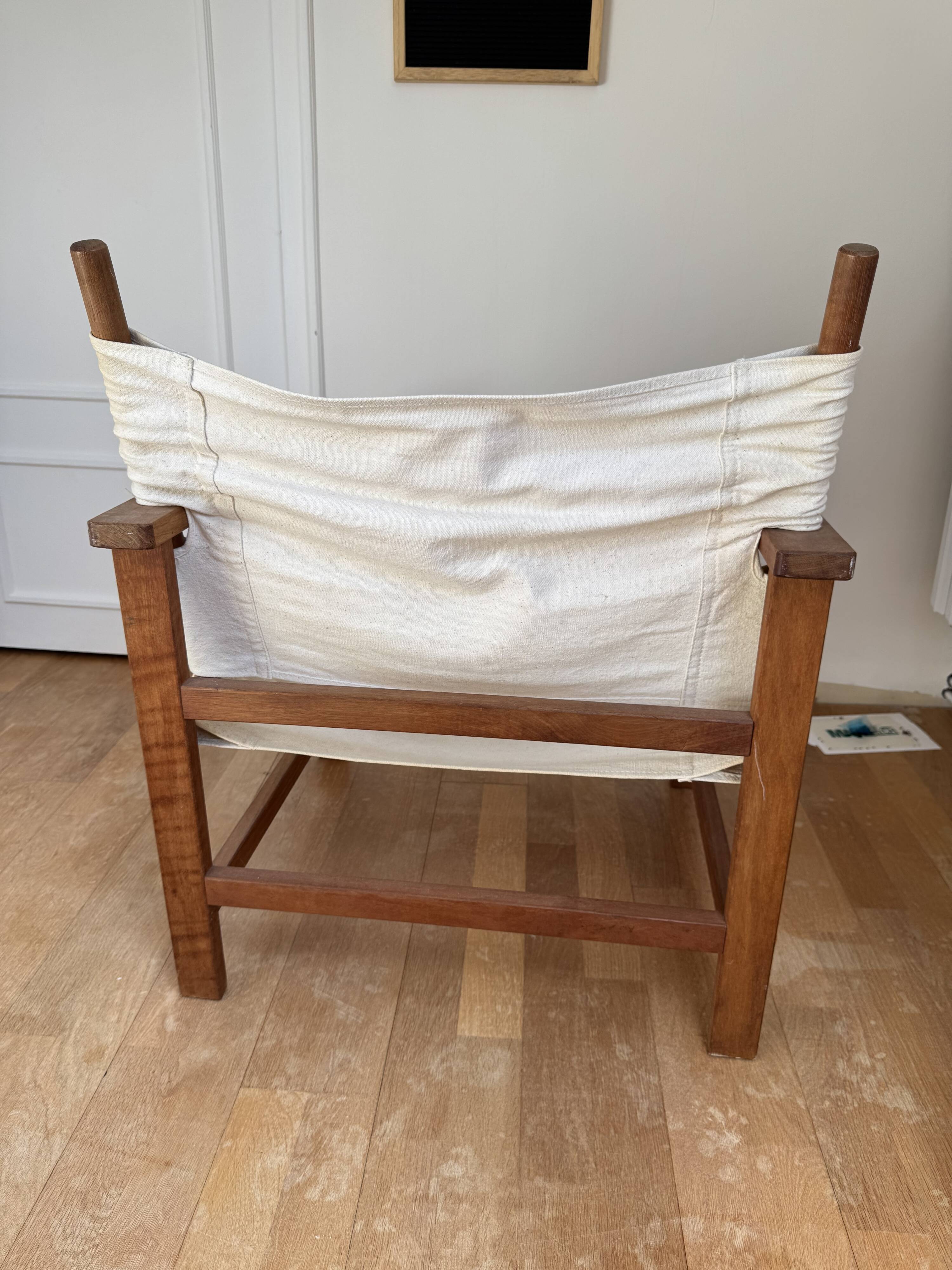 Safari armchair in wood and beige fabric