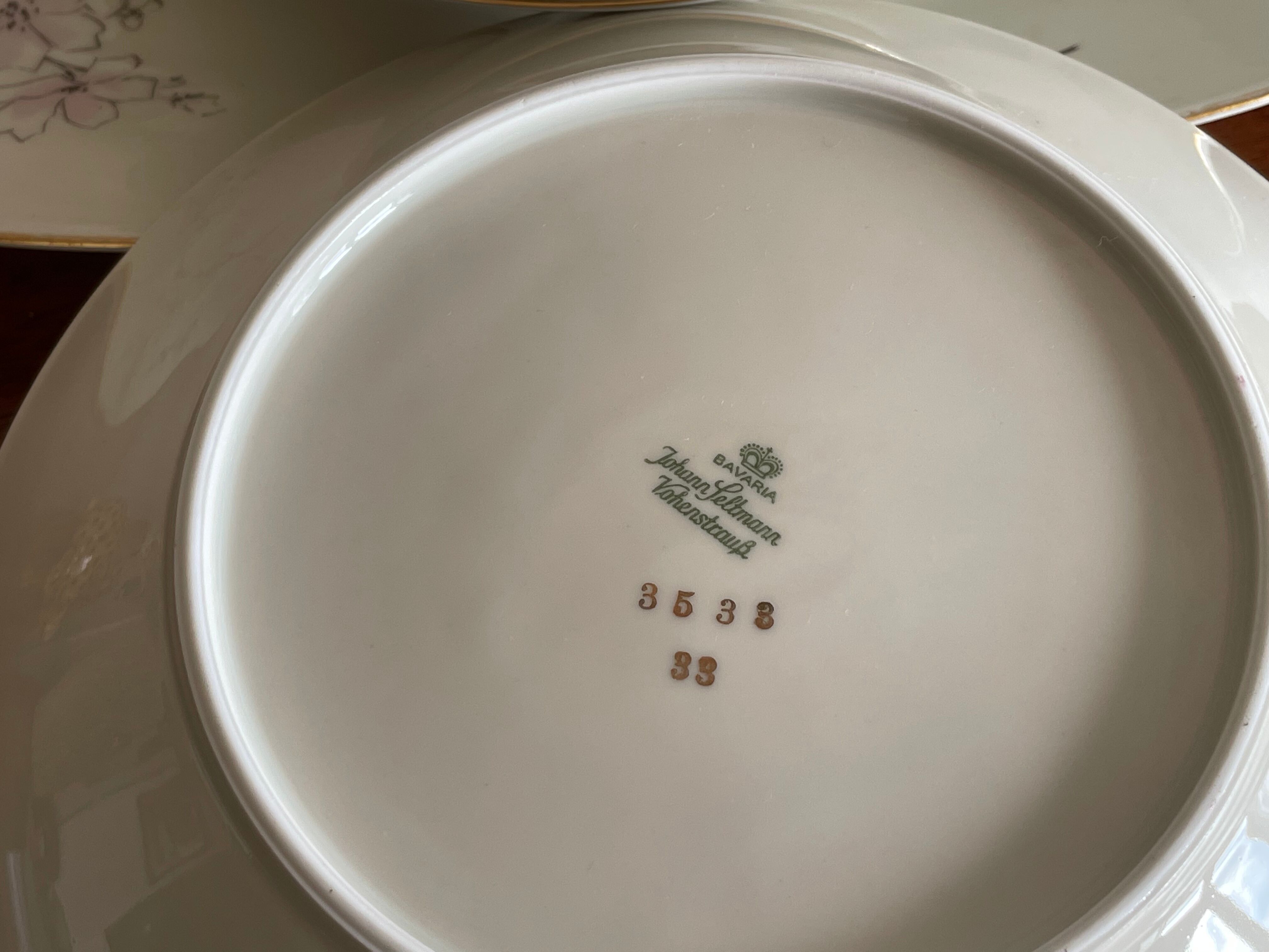 Hollow plates and flat cherry trees Stelmann