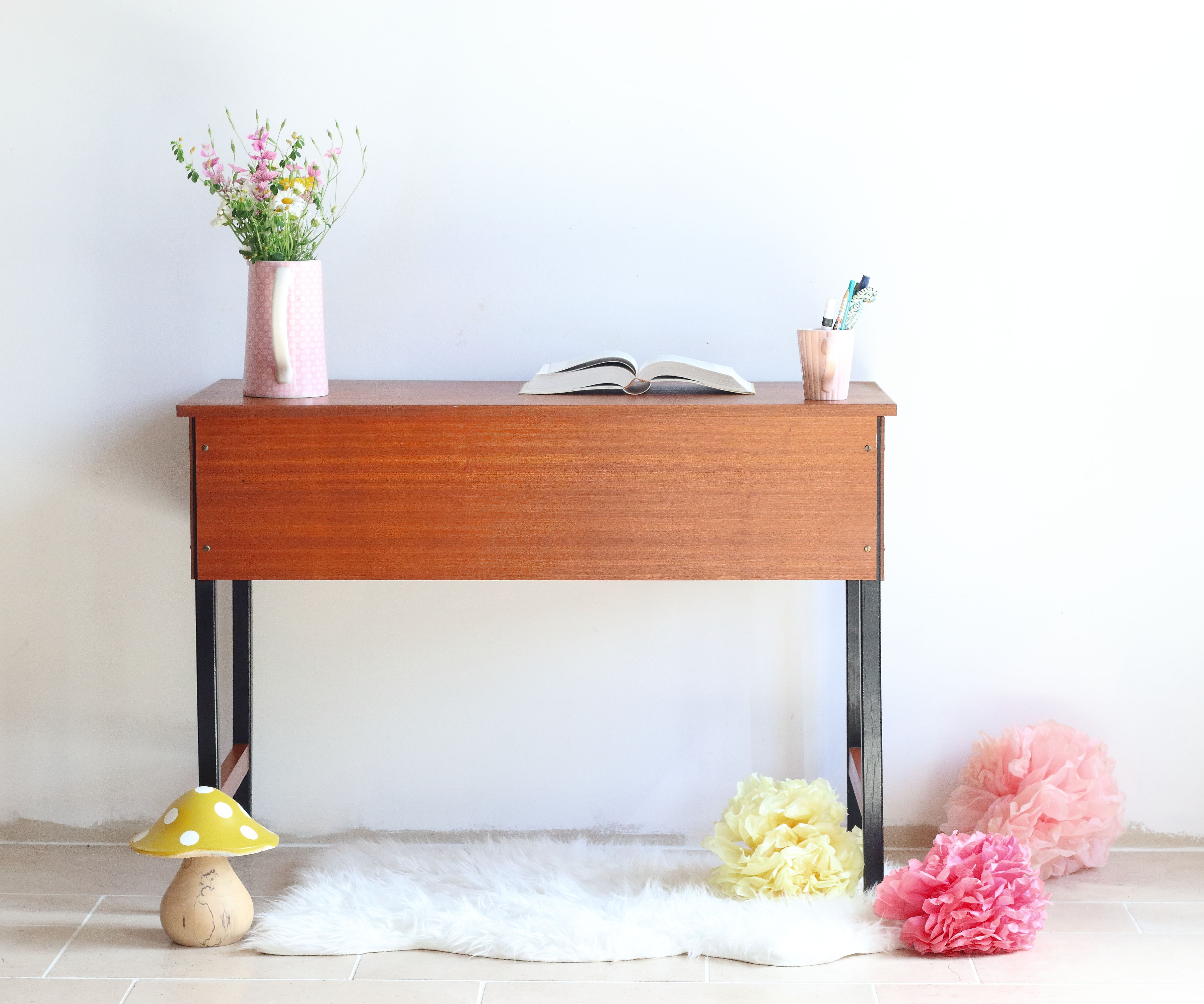 60s modernist style desk in black and mahogany laqué wood