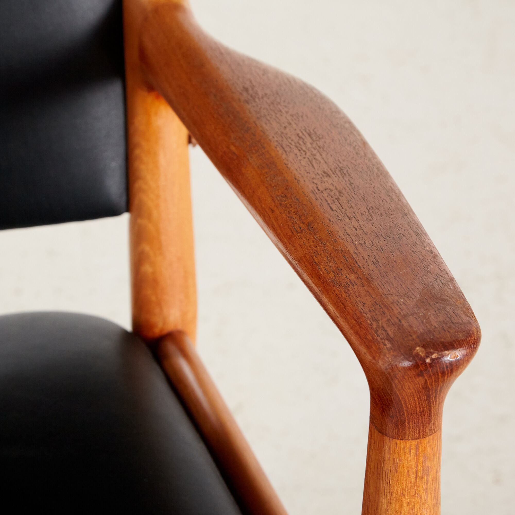 Hans J. Wegner jh 513 teak armchair