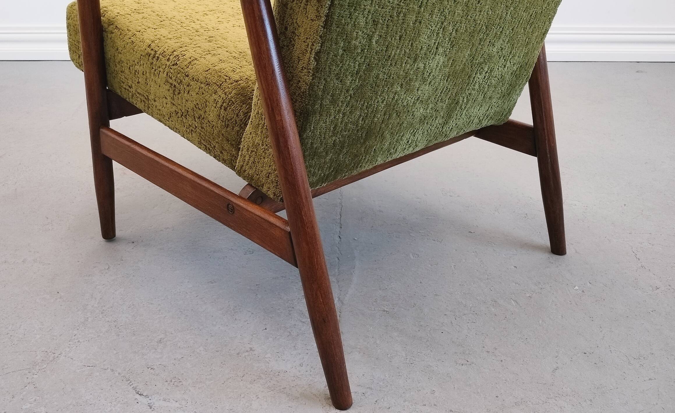 1970 Armchair, Model B-7727 in Long Hair Green Velvet