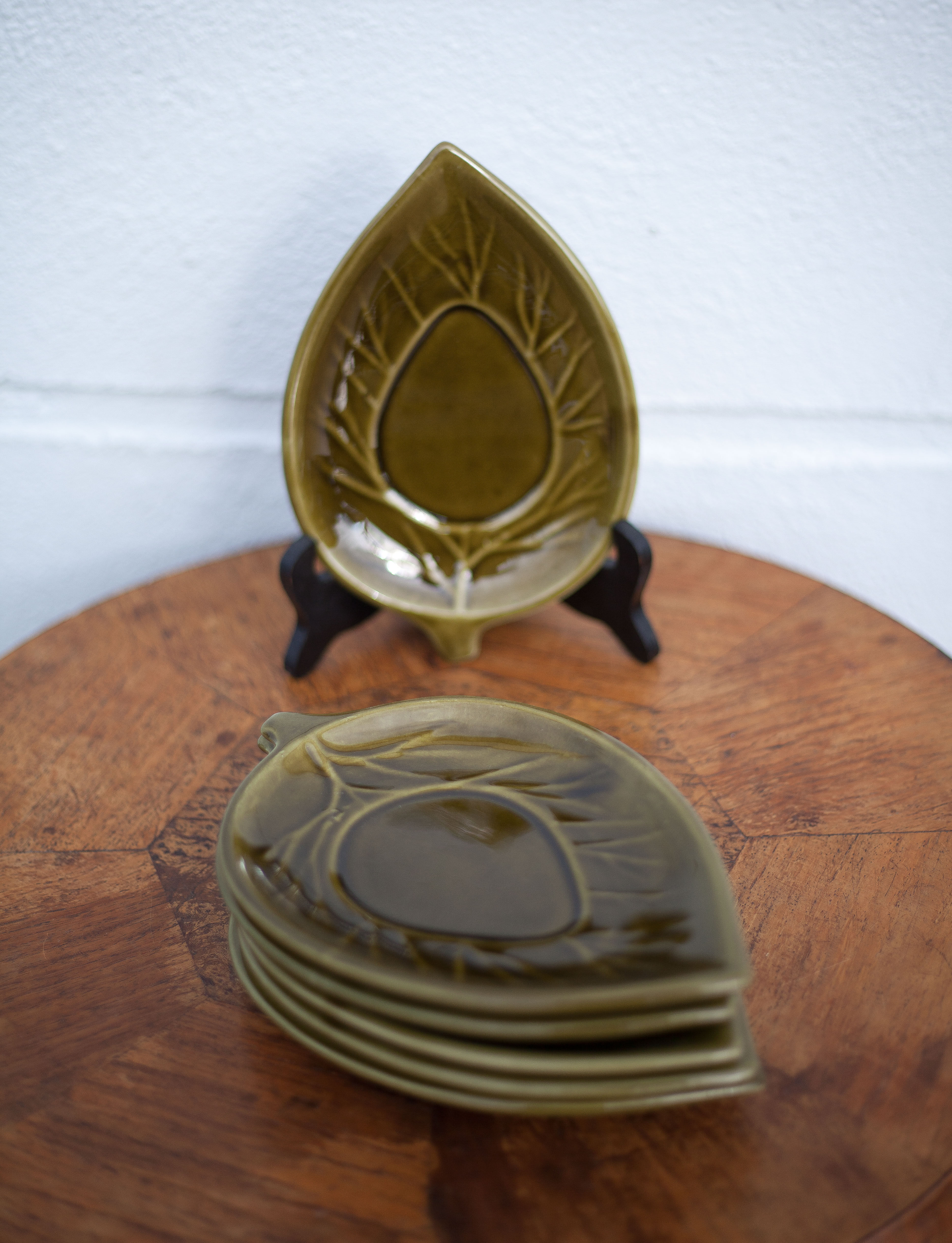 Service ceramic dishes Secla Portugal x 6,retro olive ceramic leaf dish, presentation