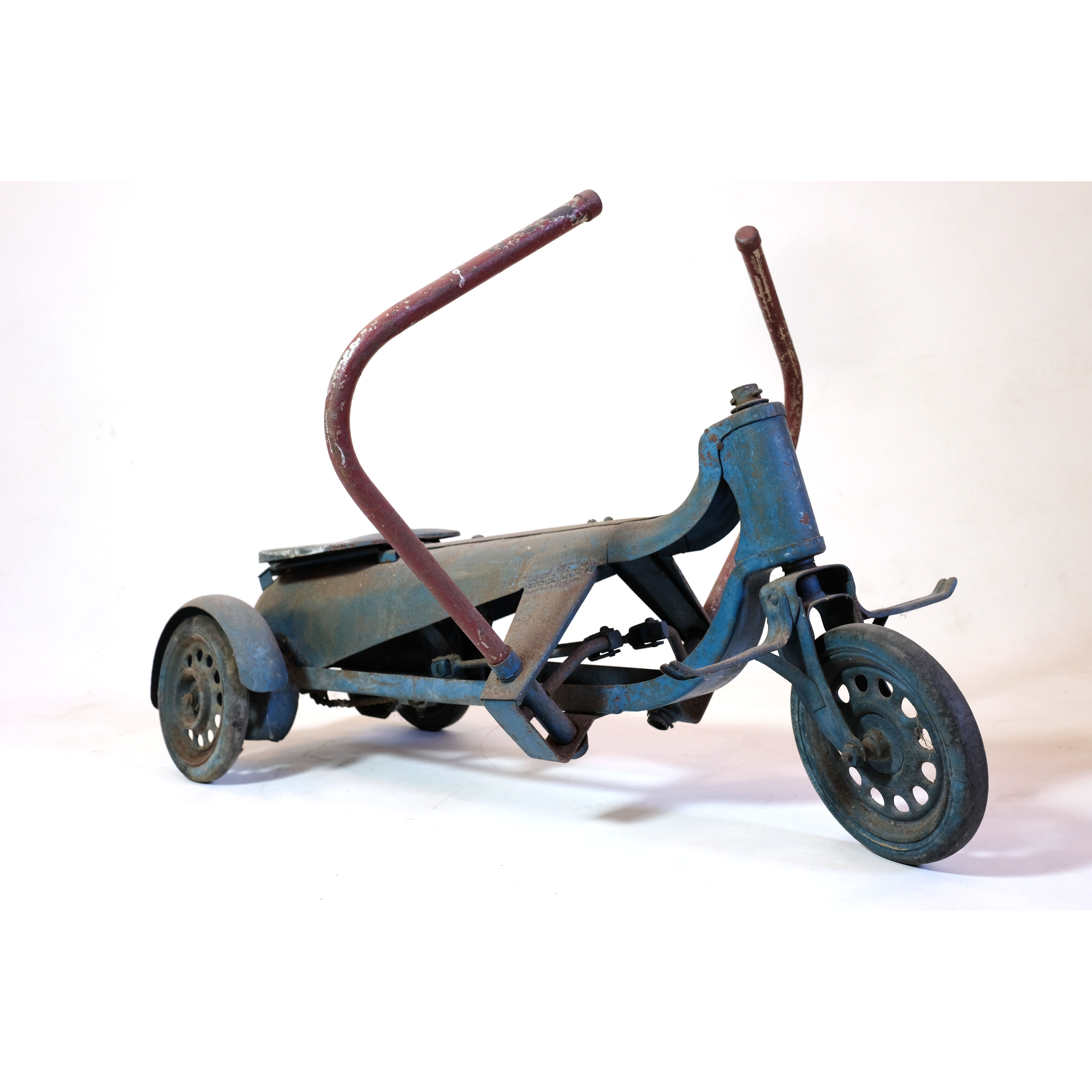 Amazing cyclo rower from the 40s-50s.