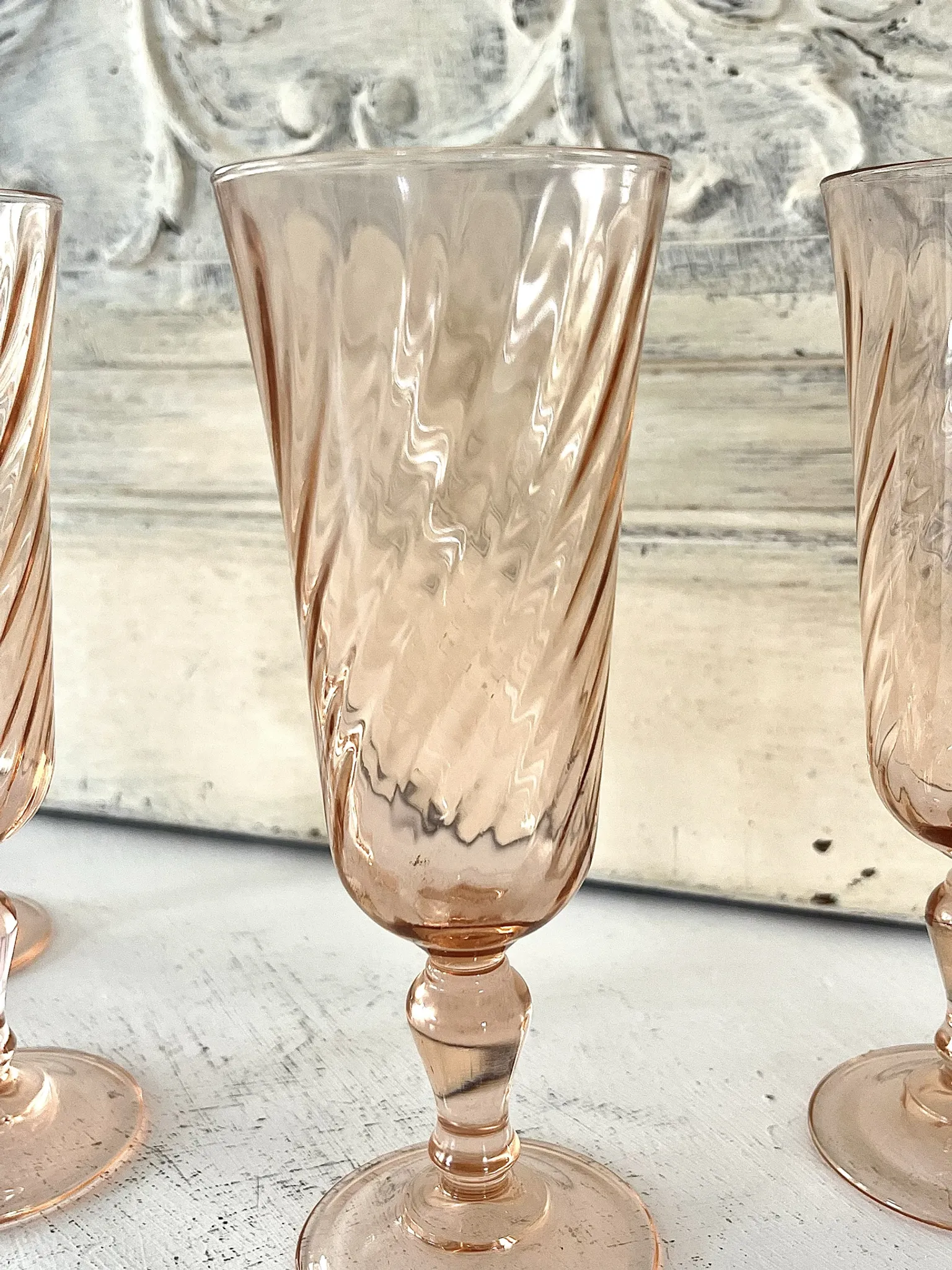 Champagne flutes set of 4, pink French swirl glass stemware