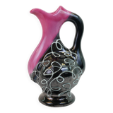Carafe Vallauris noire et rose à motifs blanc en relief
