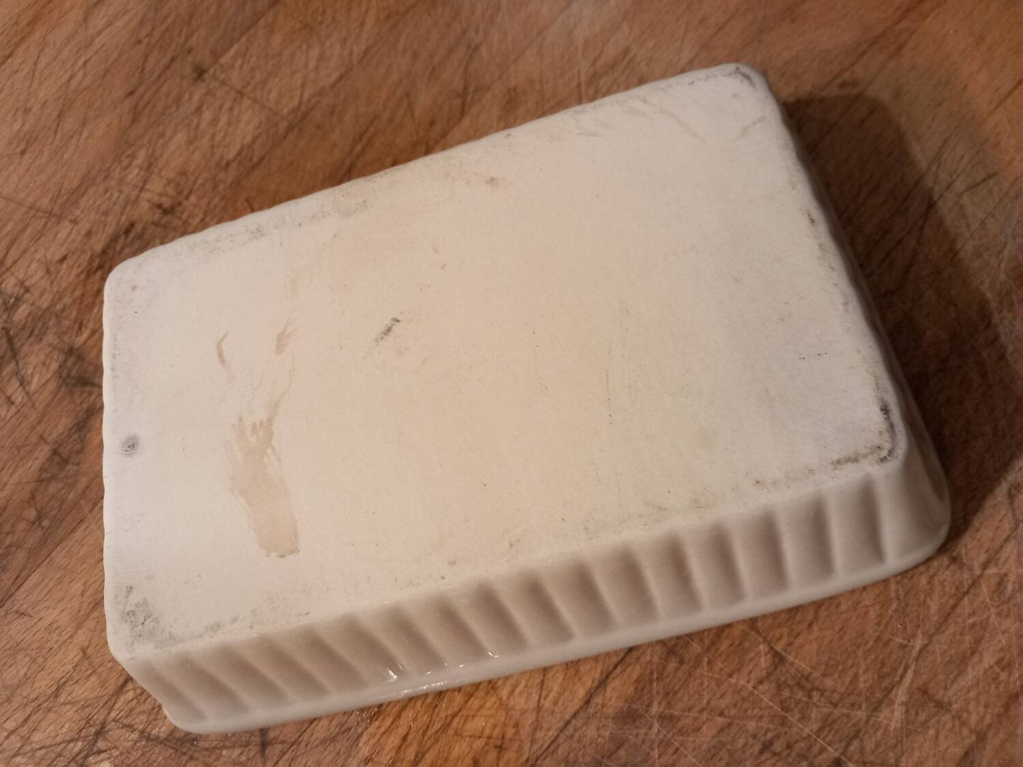 Beurrier/ravier rectangulaire ancien en céramique