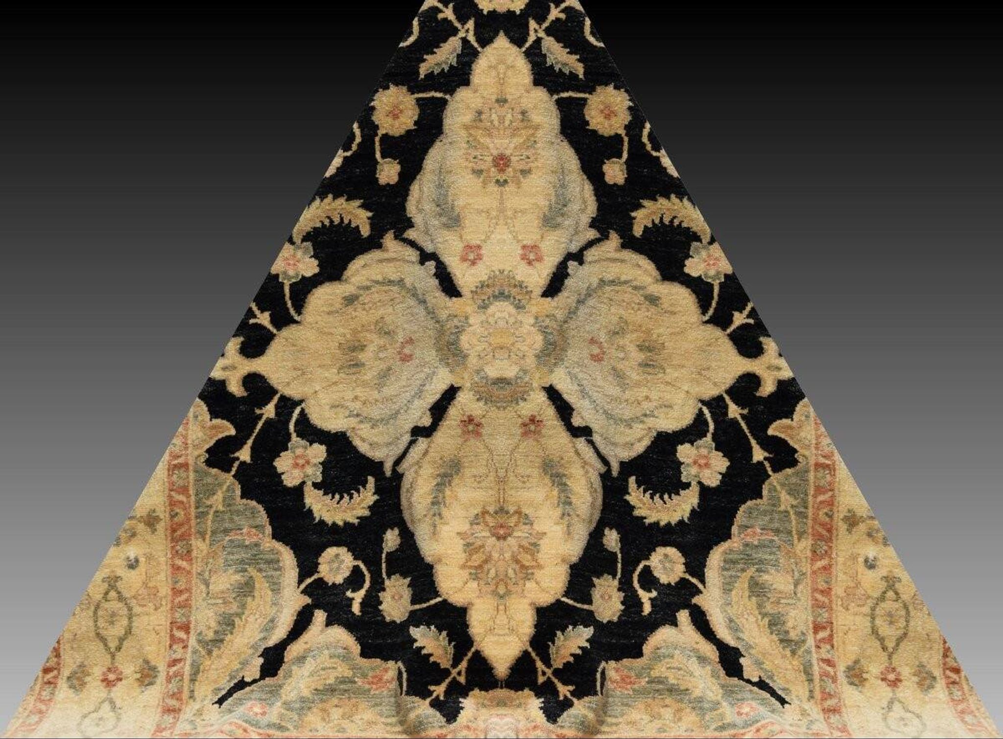 Oriental Ziegler rug: 1.96 x 2.10 Metres - Handmade Wool "Galerie Sardje"