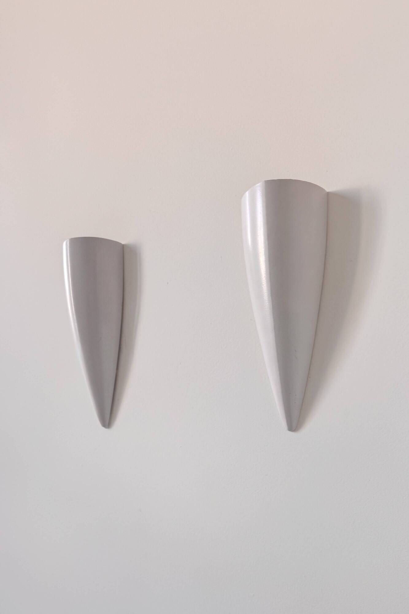 Pair of vintage wall lights in white lacquered metal, France, 1980.
