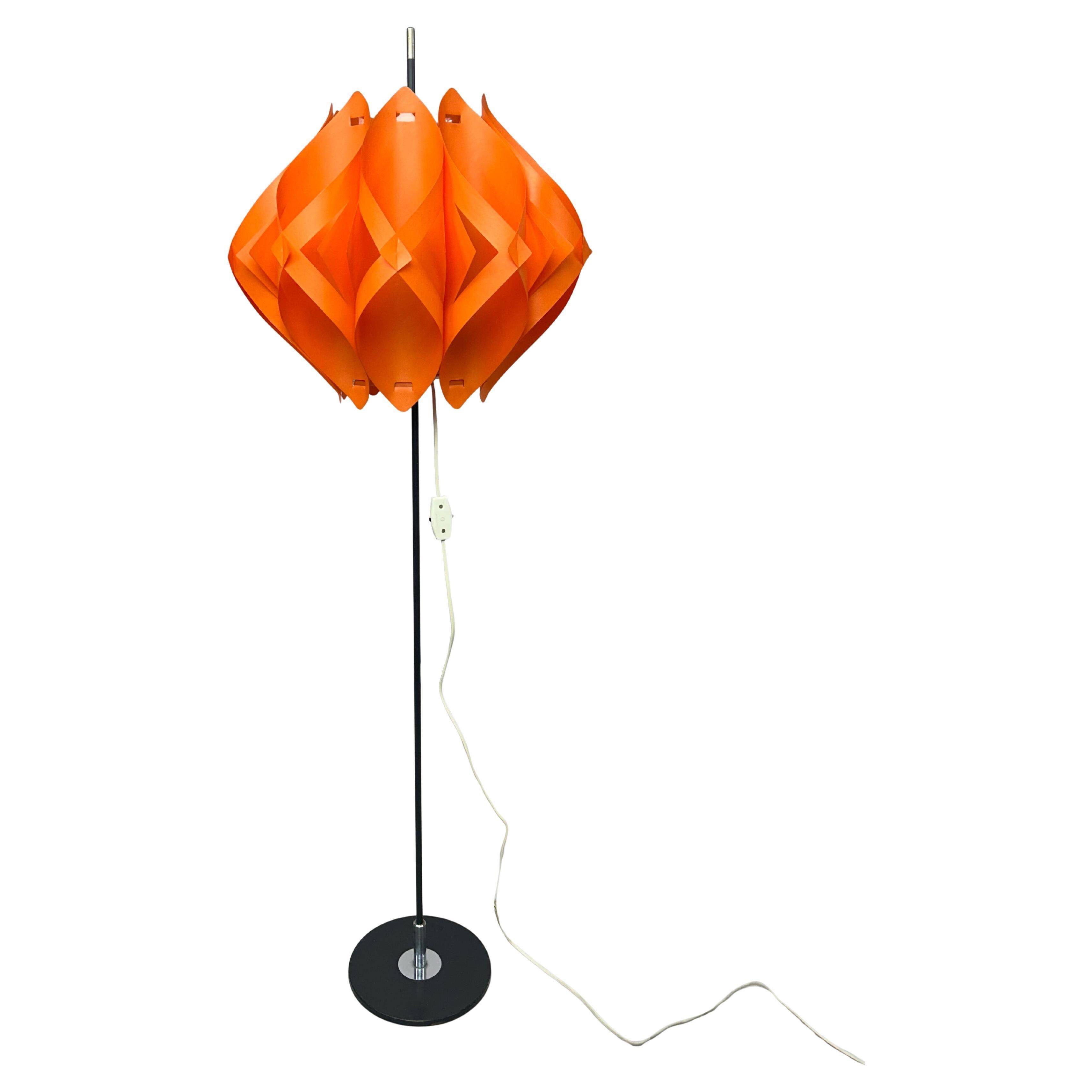 Orange floor lamp by Milanda Havlova - Vest Leuchten