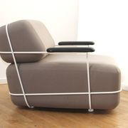 Paire de fauteuils Pebble, Bla Station
