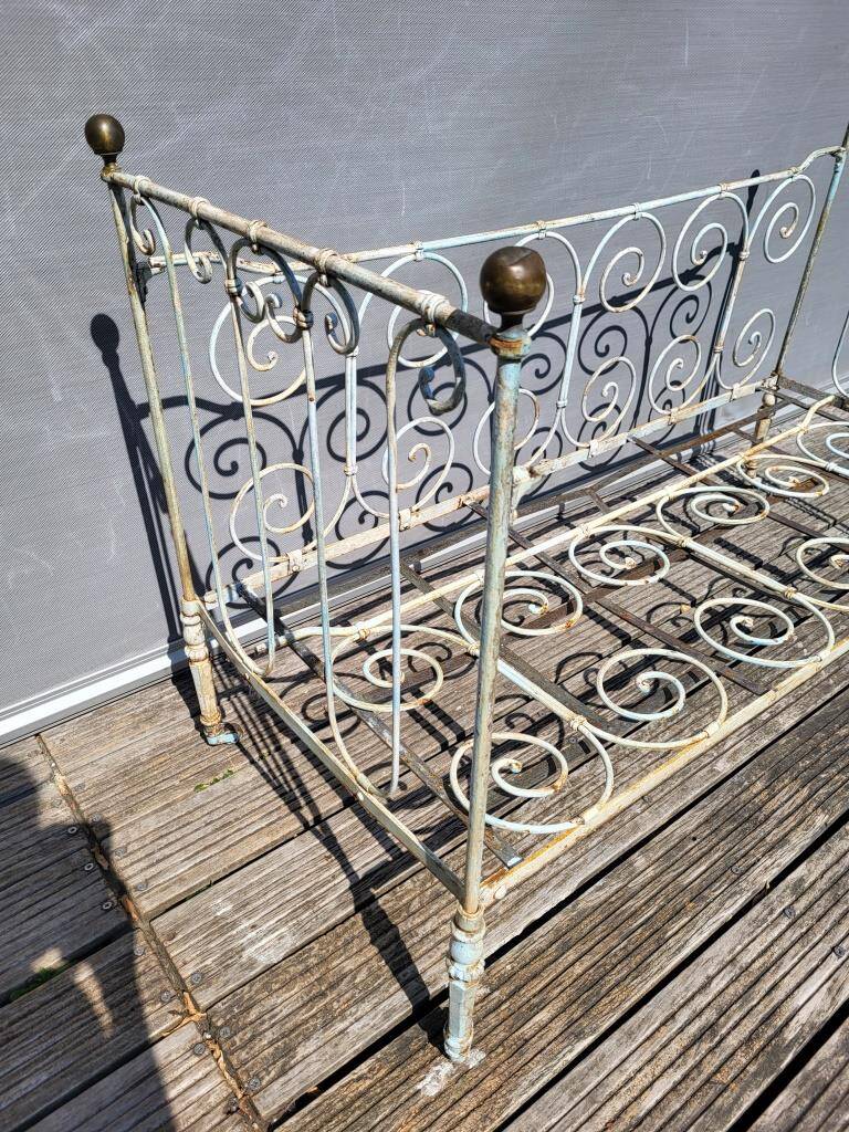 Lit cage volutes pour jardin d'hiver et d'été